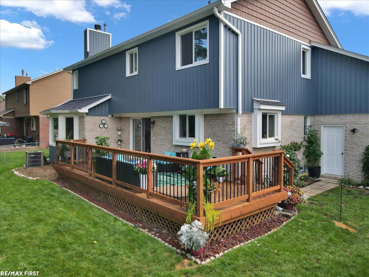 39663 Southpointe Avenue, MI — Photo 9