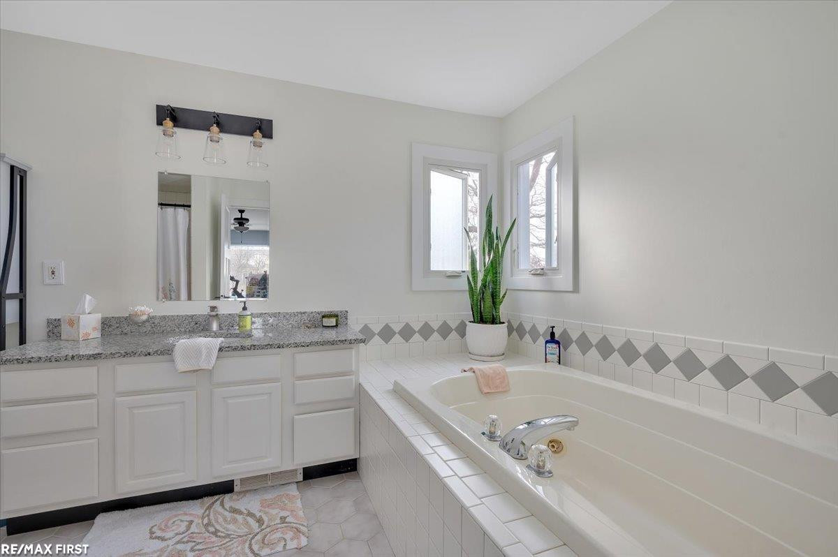 39663 Southpointe Avenue, MI — Photo 25