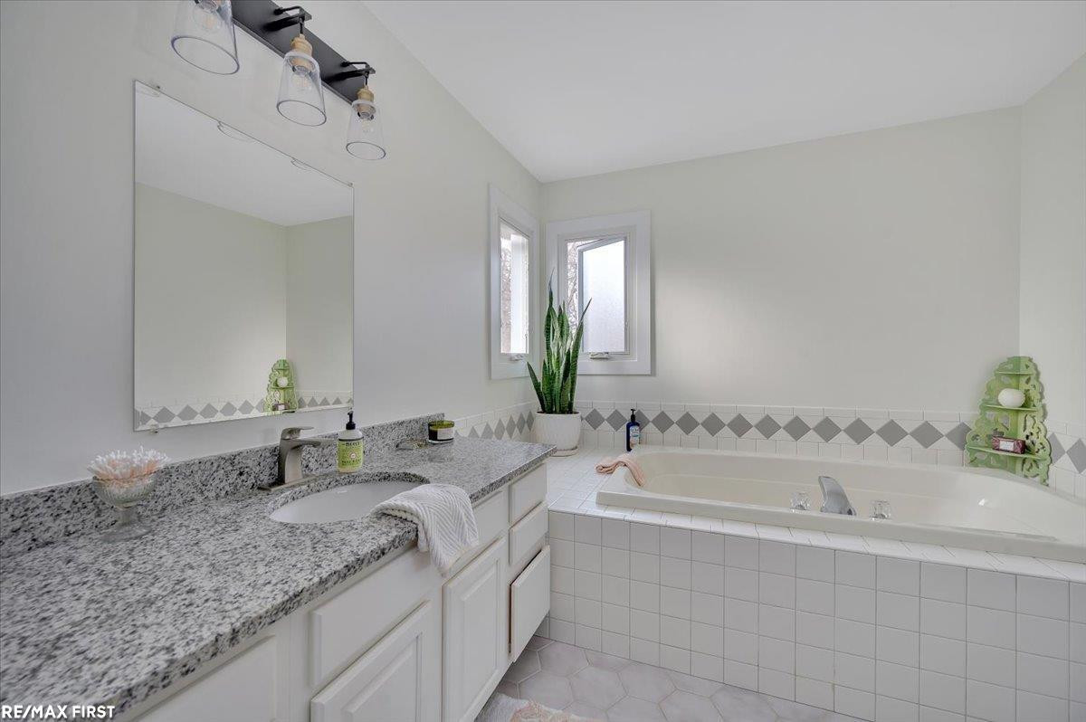 39663 Southpointe Avenue, MI — Photo 26