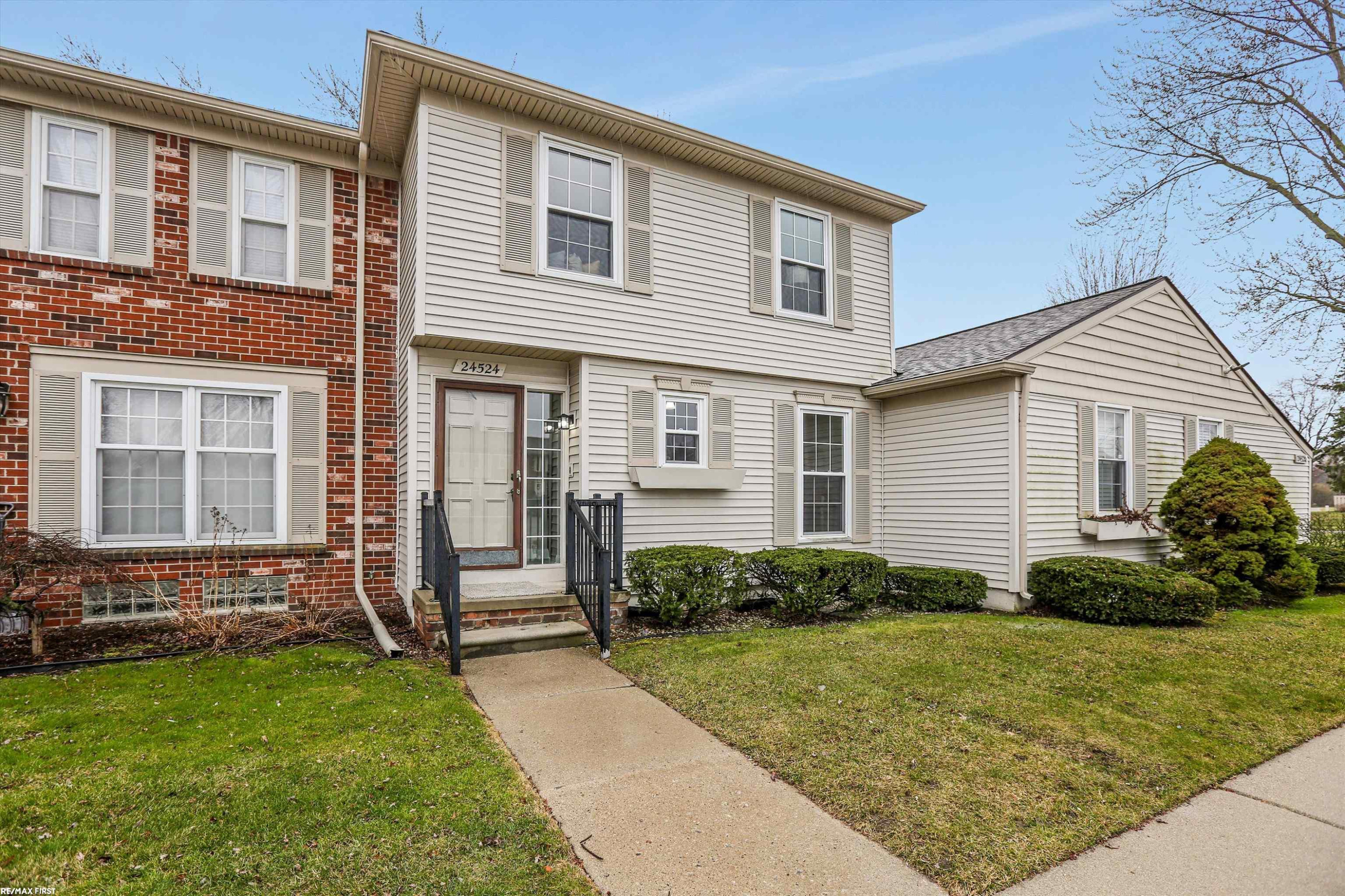 24524 Bashian, Novi, MI 48375 — Photo 3