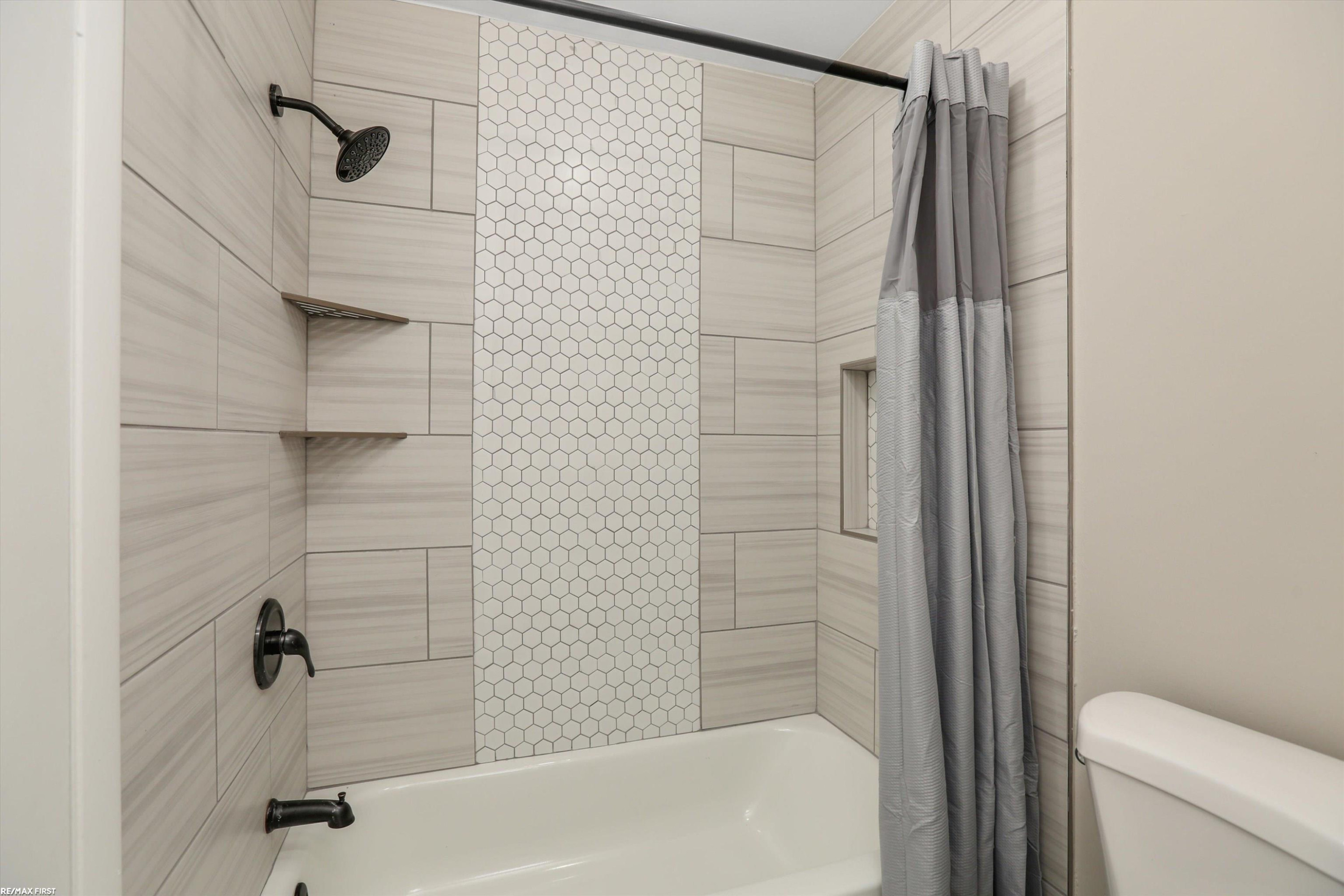 24524 Bashian, Novi, MI 48375 — Photo 19