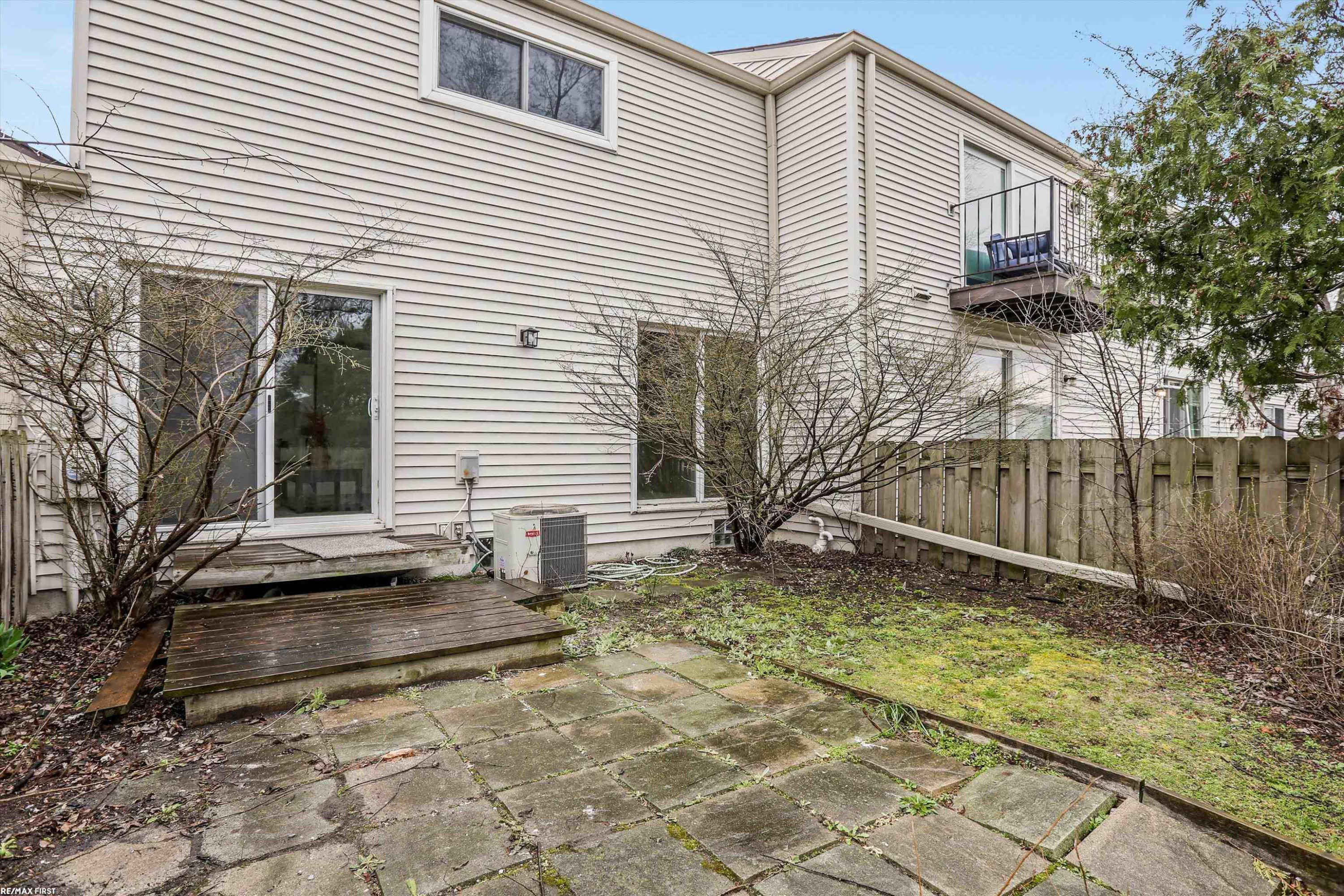 24524 Bashian, Novi, MI 48375 — Photo 24