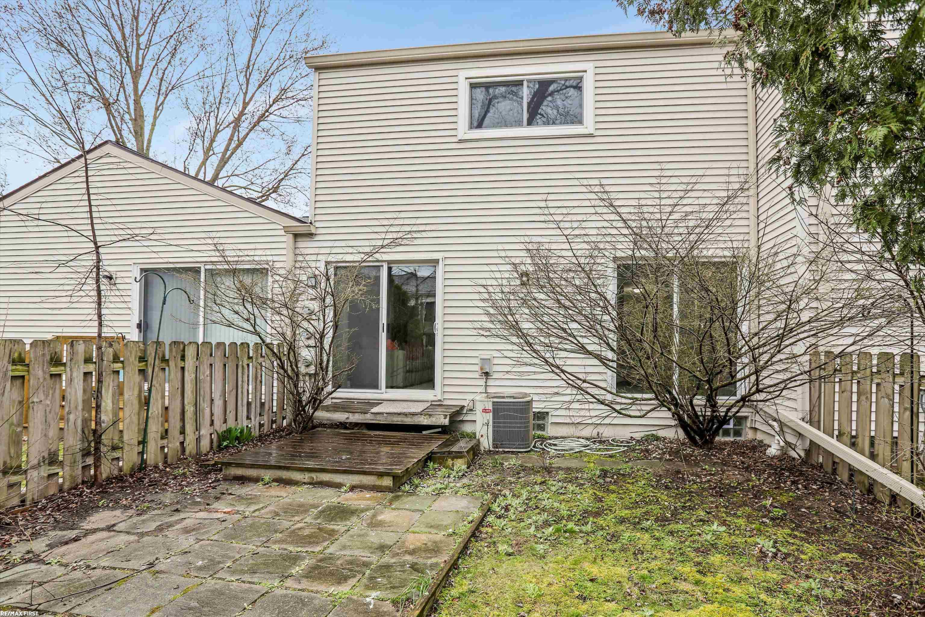 24524 Bashian, Novi, MI 48375 — Photo 25