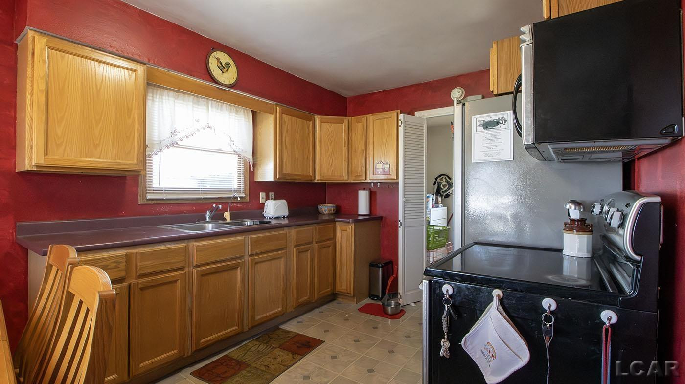 2147 Hickory Street, Adrian, MI 49221 — Photo 5