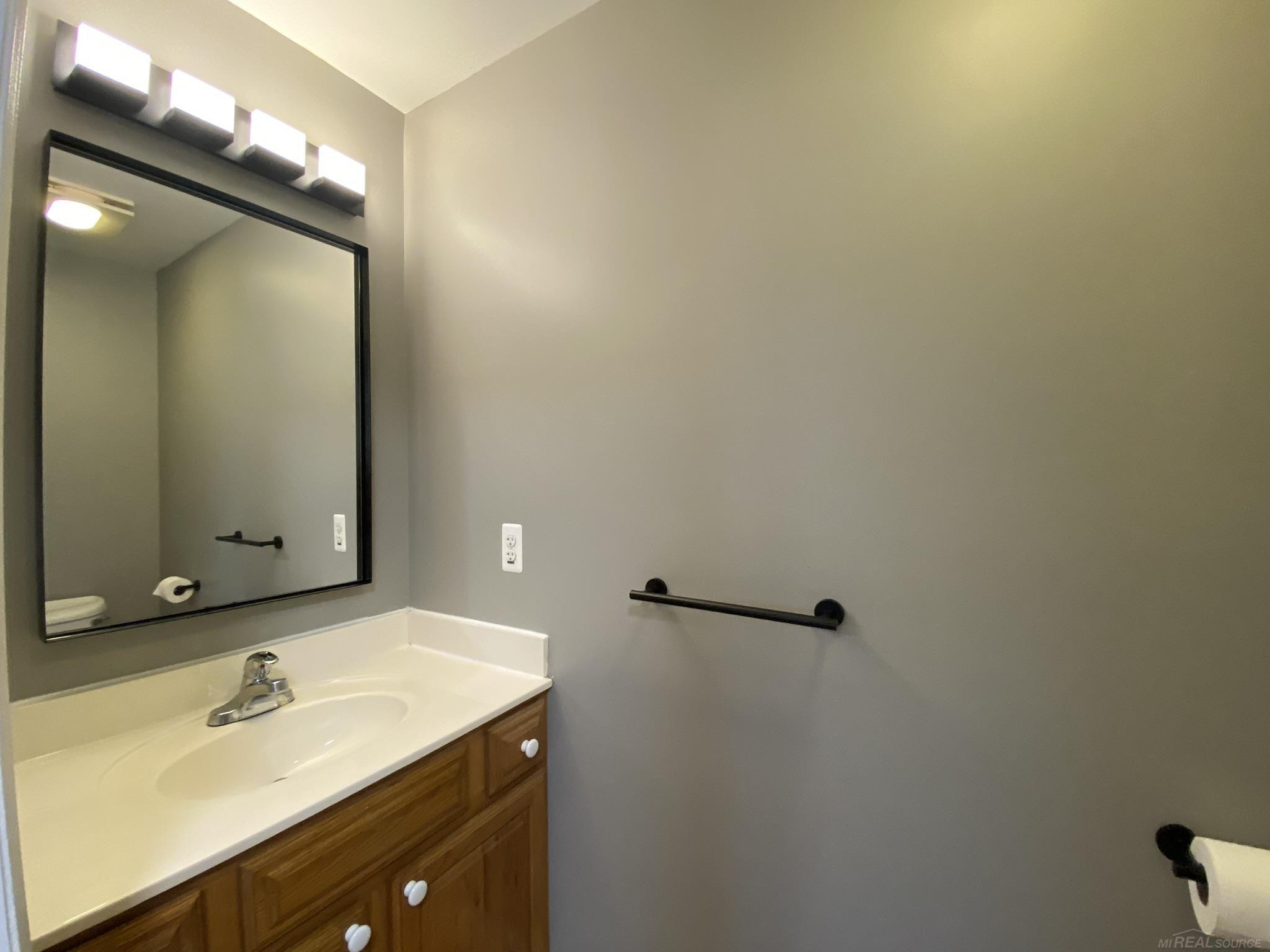 22 Kearsley Street, Ortonville, MI 48462 — Photo 7