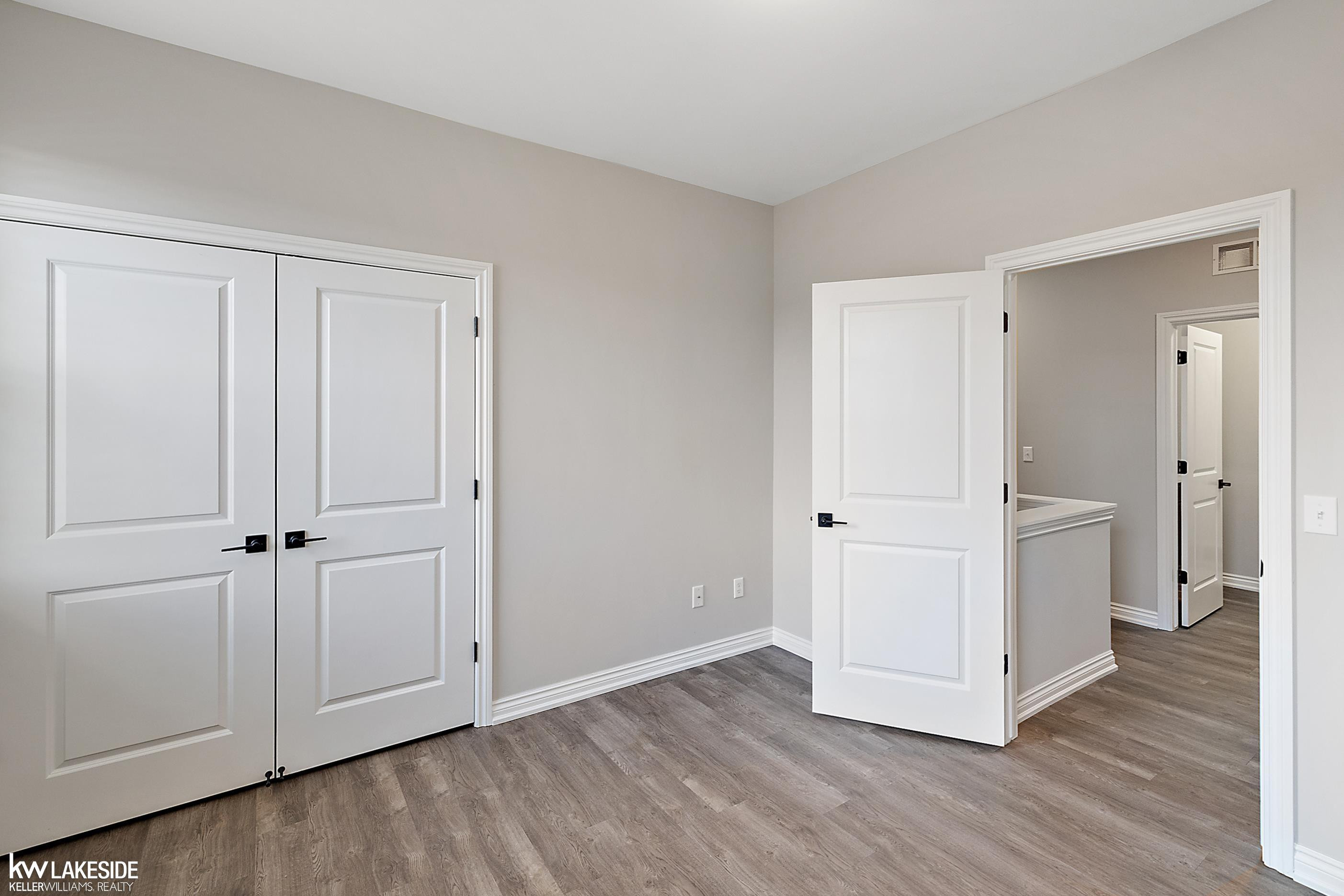 11383 Iziks, MI 48116 — Photo 43