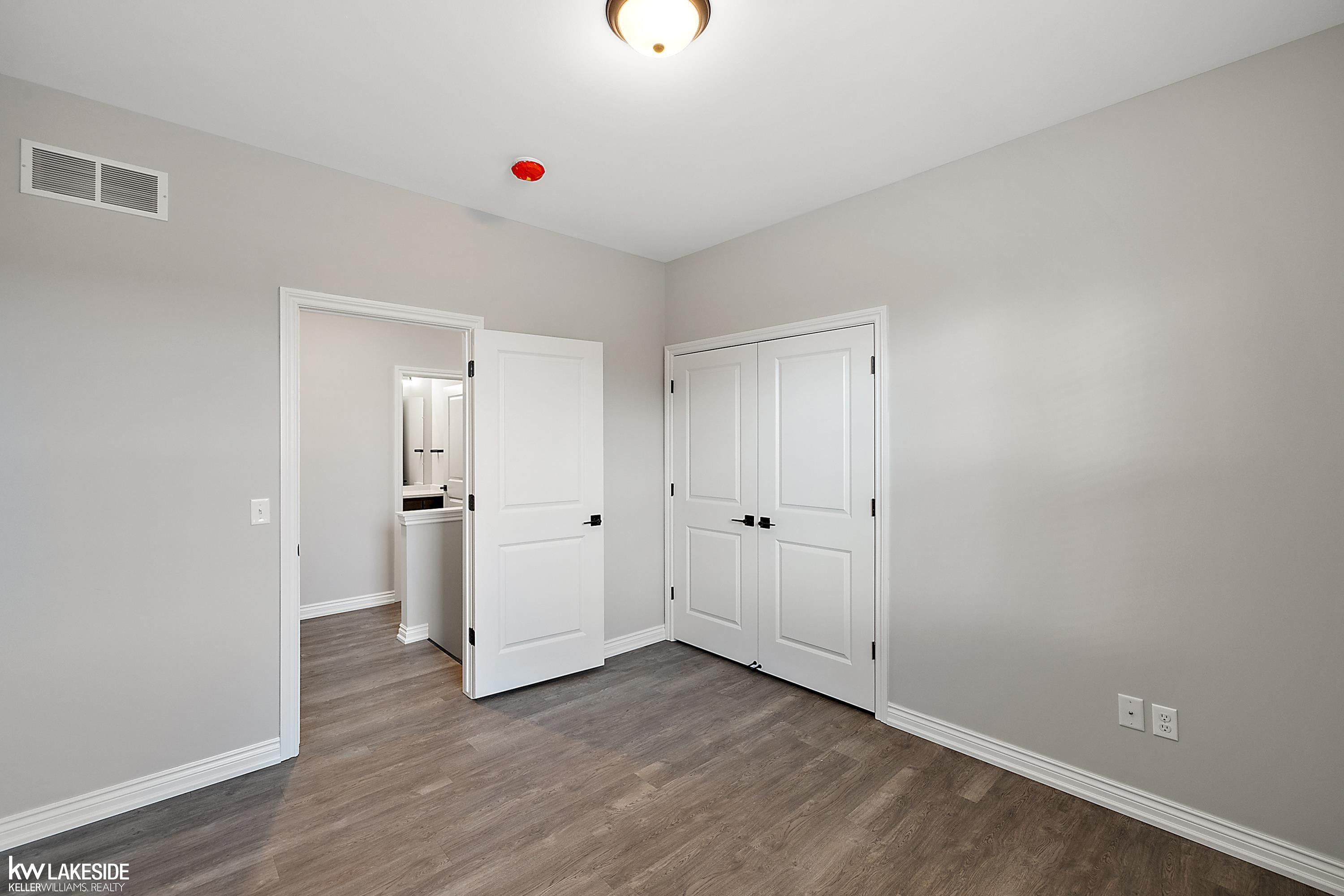 11383 Iziks, MI 48116 — Photo 49