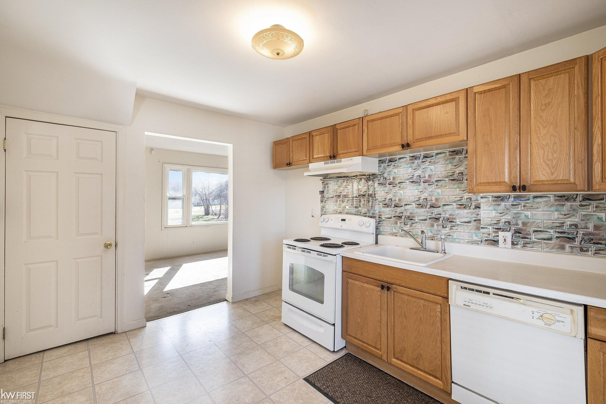 5522 Court, Flint, MI 48532 — Photo 8