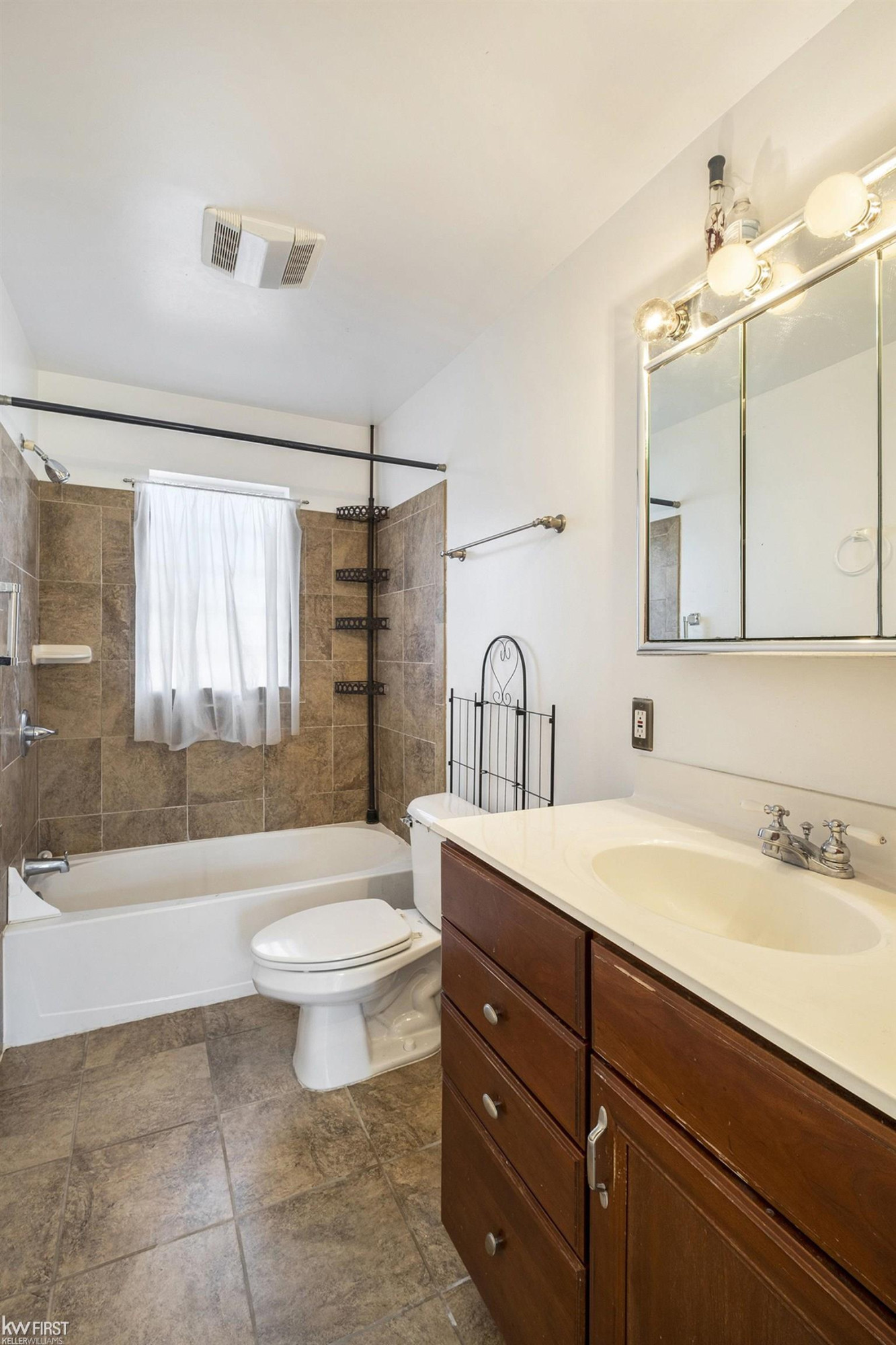 5522 Court, Flint, MI 48532 — Photo 17