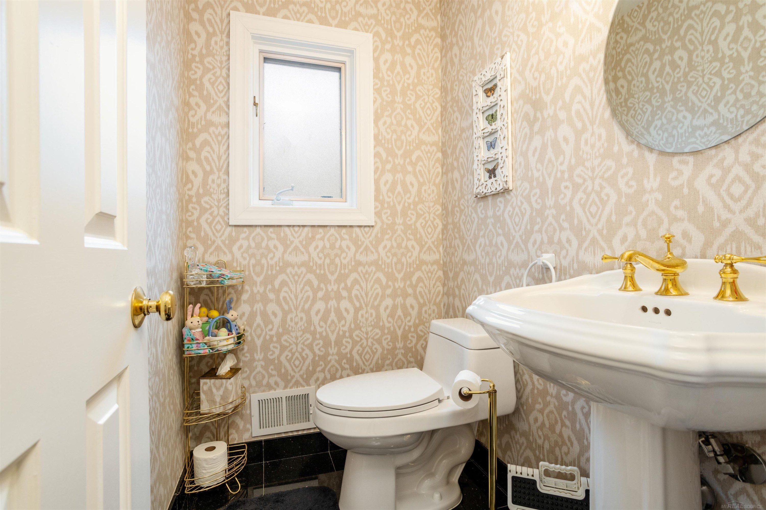 895 Avon Ct. Court, Grosse Pointe Woods, MI 48236 — Photo 23