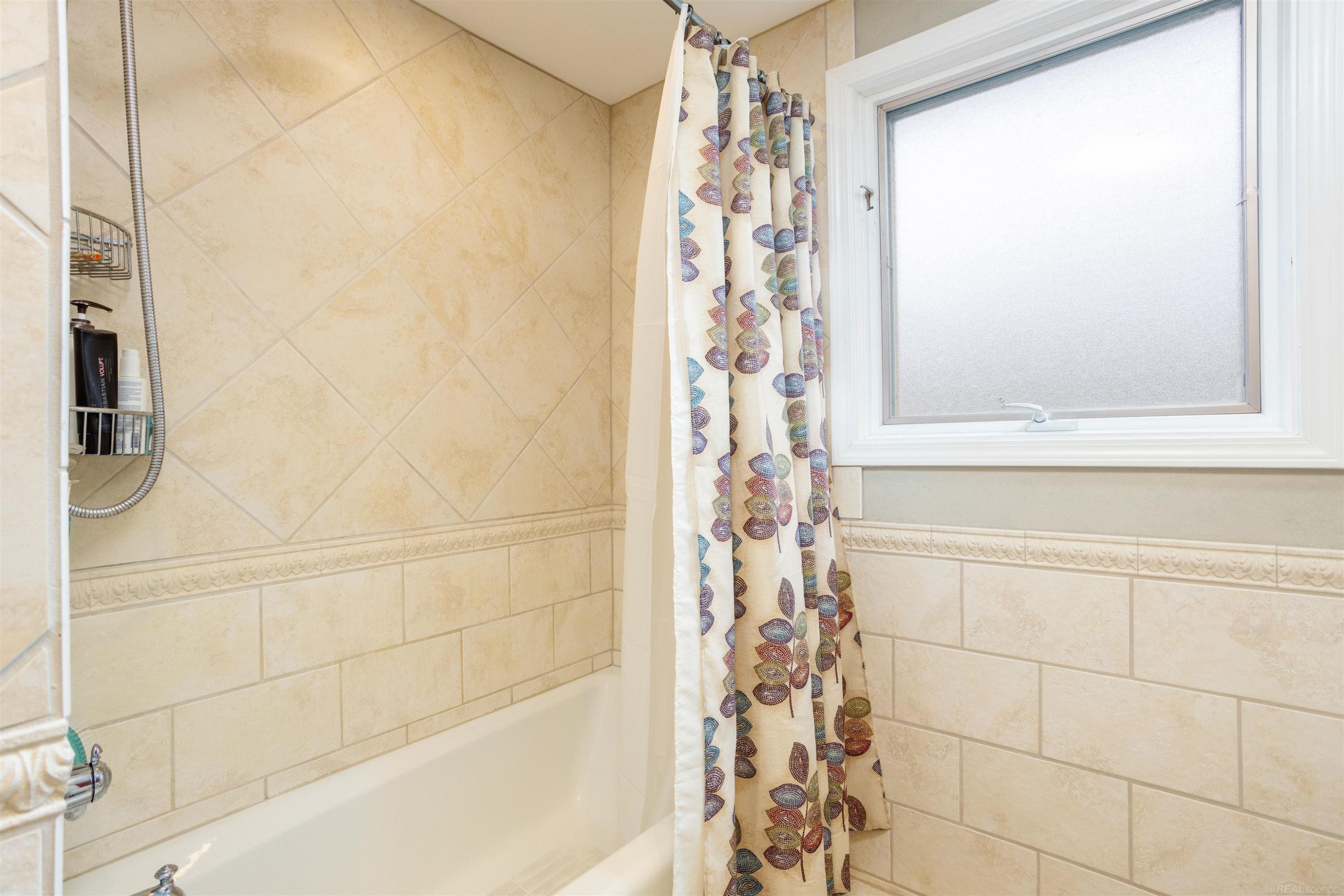 895 Avon Ct. Court, Grosse Pointe Woods, MI 48236 — Photo 30