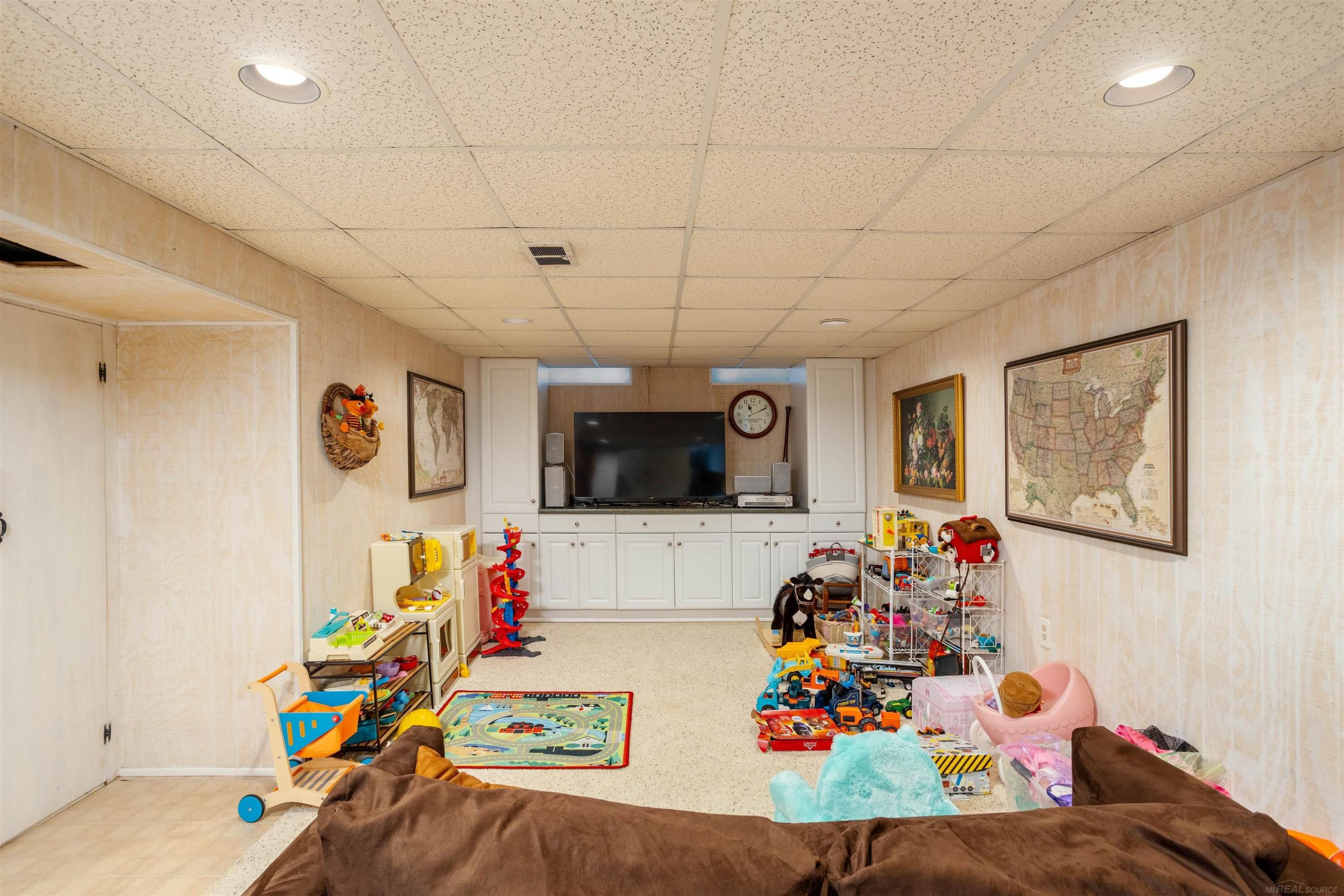 895 Avon Ct. Court, Grosse Pointe Woods, MI 48236 — Photo 34