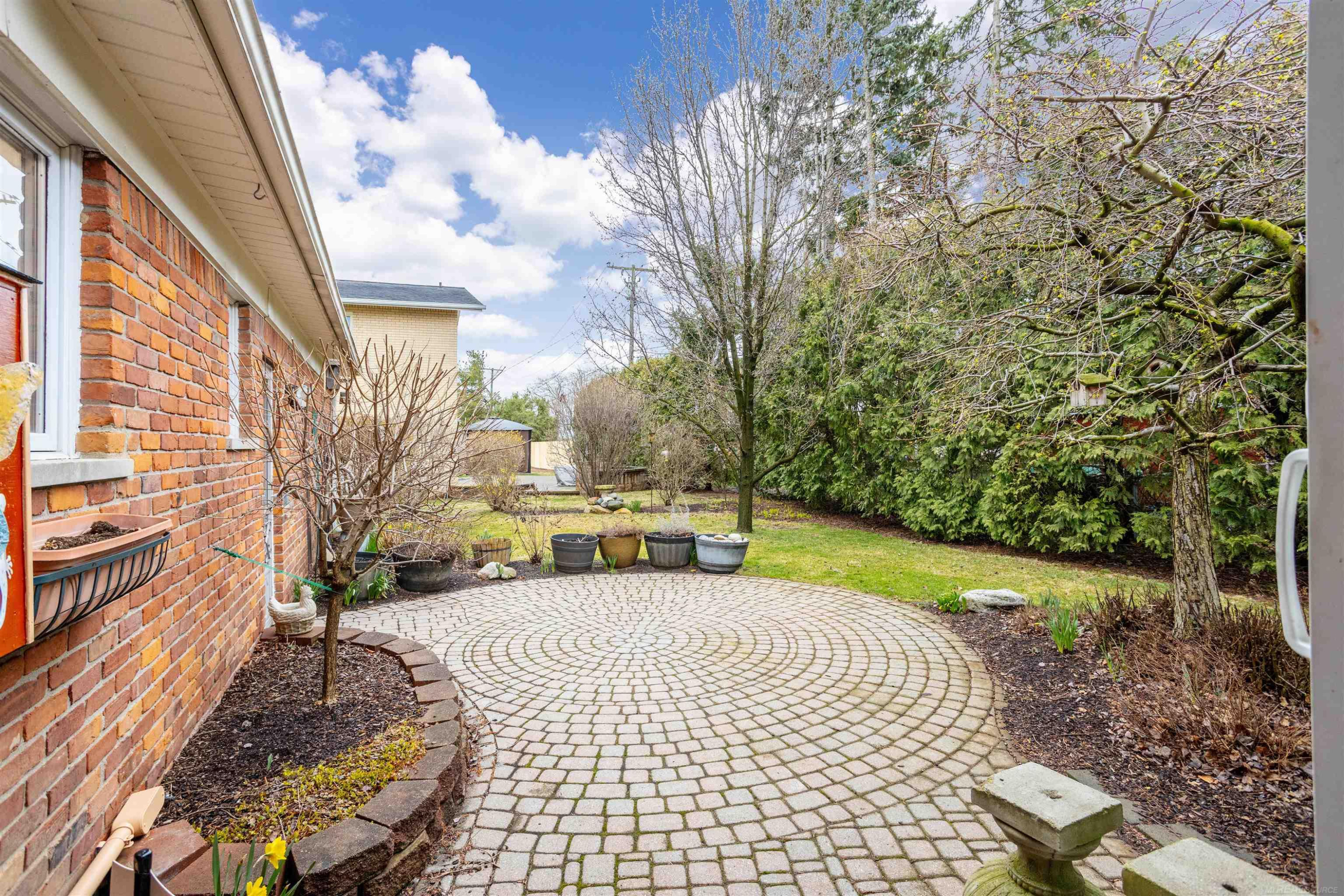895 Avon Ct. Court, Grosse Pointe Woods, MI 48236 — Photo 38