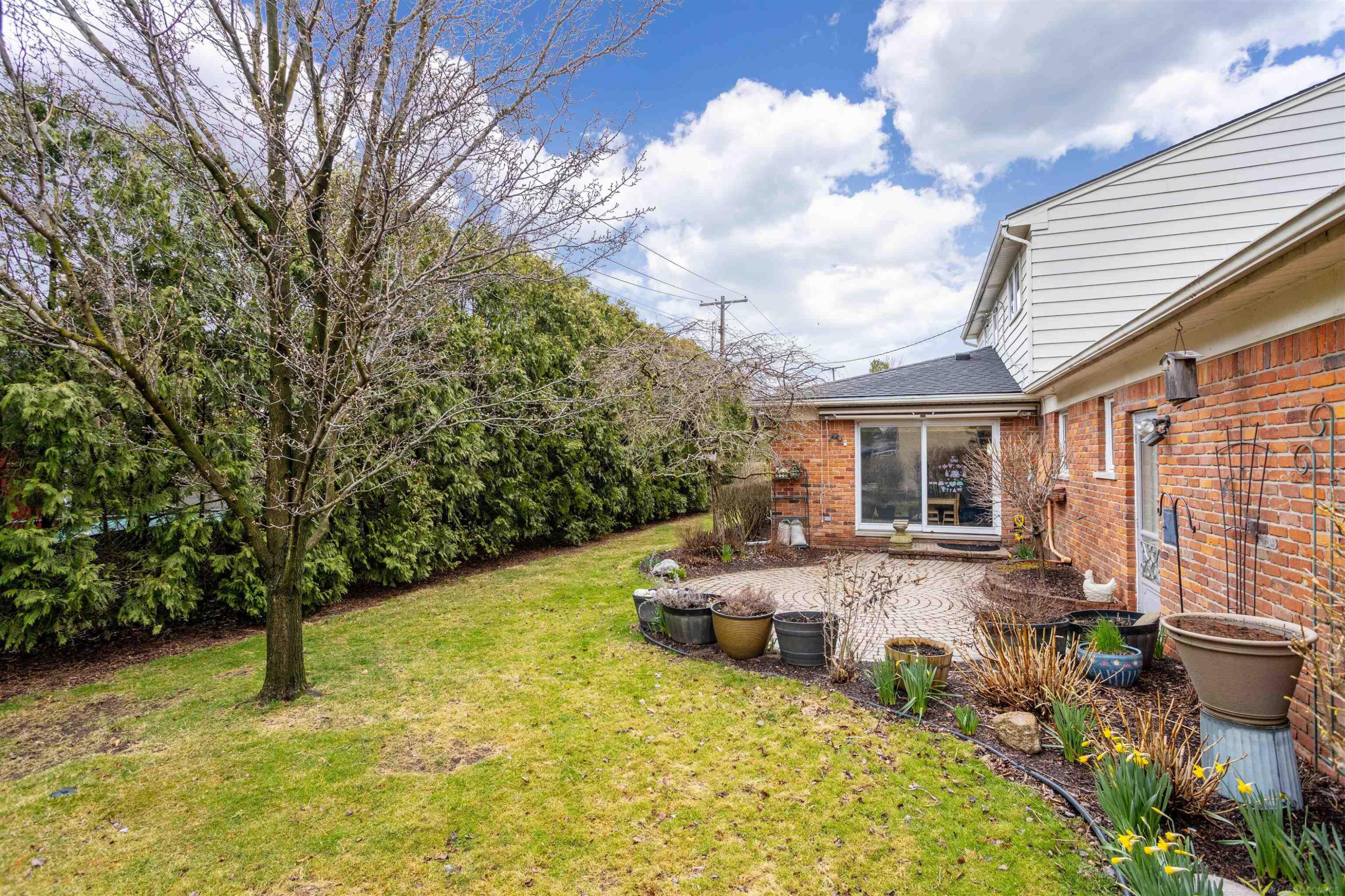 895 Avon Ct. Court, Grosse Pointe Woods, MI 48236 — Photo 40