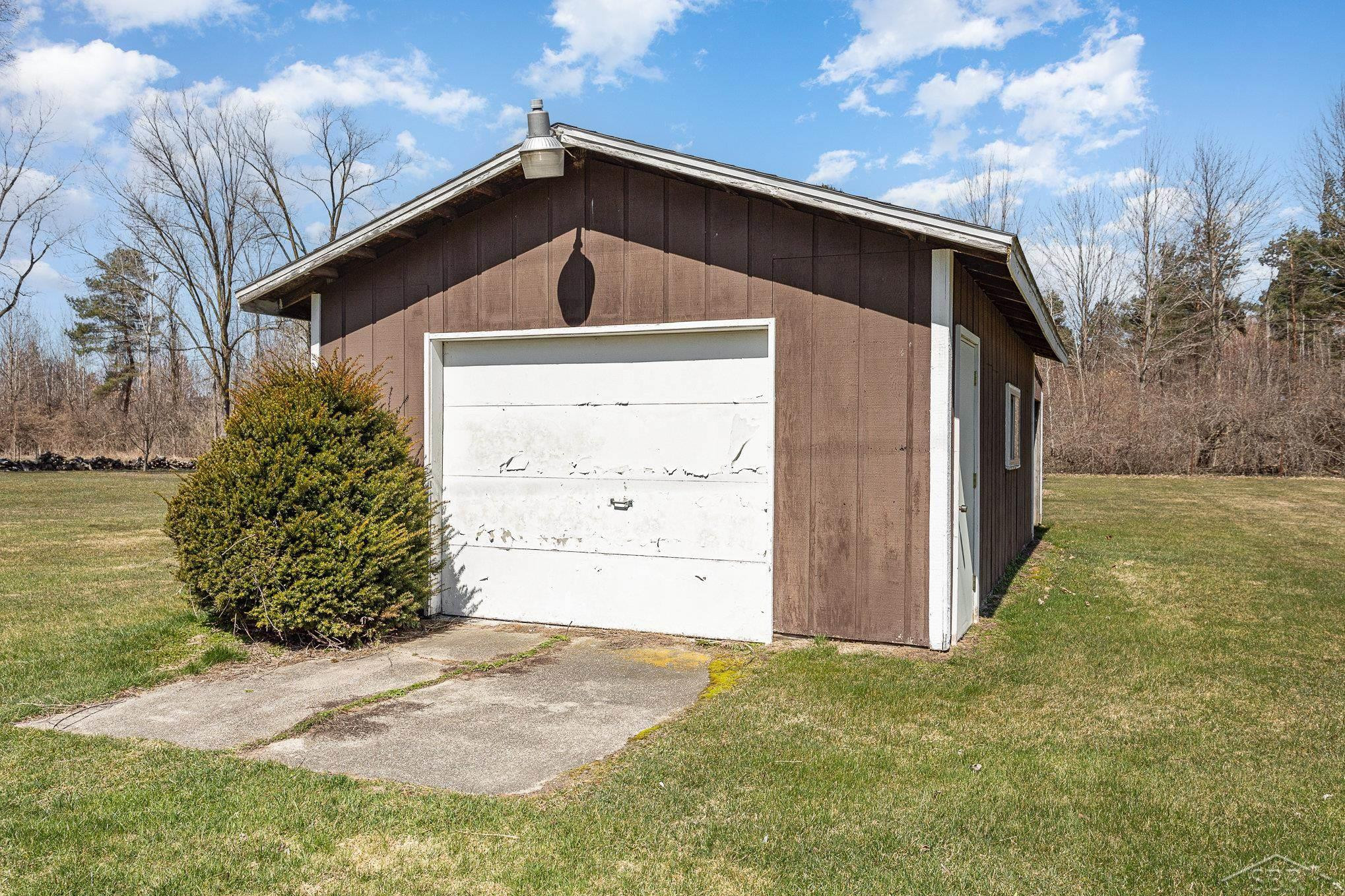 22078 Gratiot Road, Merrill, MI 48637 — Photo 6
