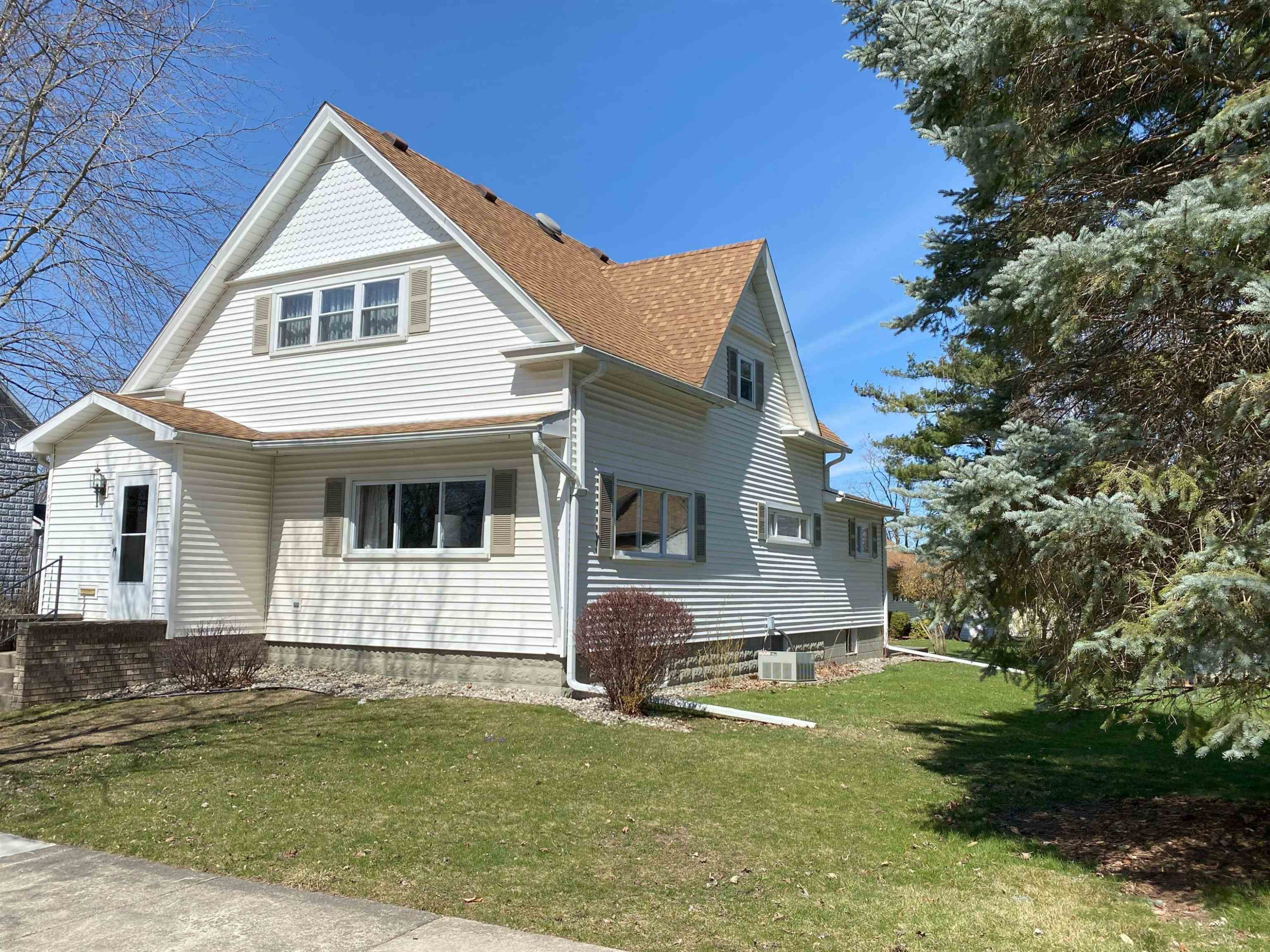 504 Baldwin, MI 48879 — front exterior