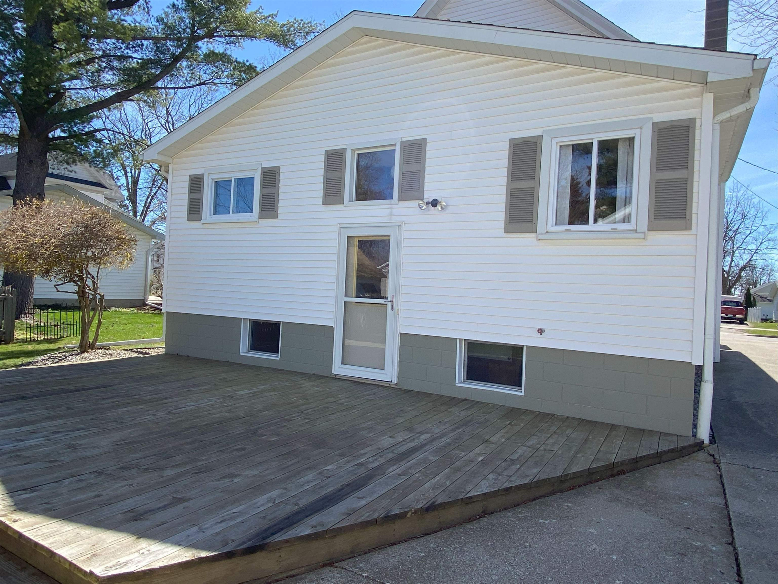 504 Baldwin, MI 48879 — Photo 5