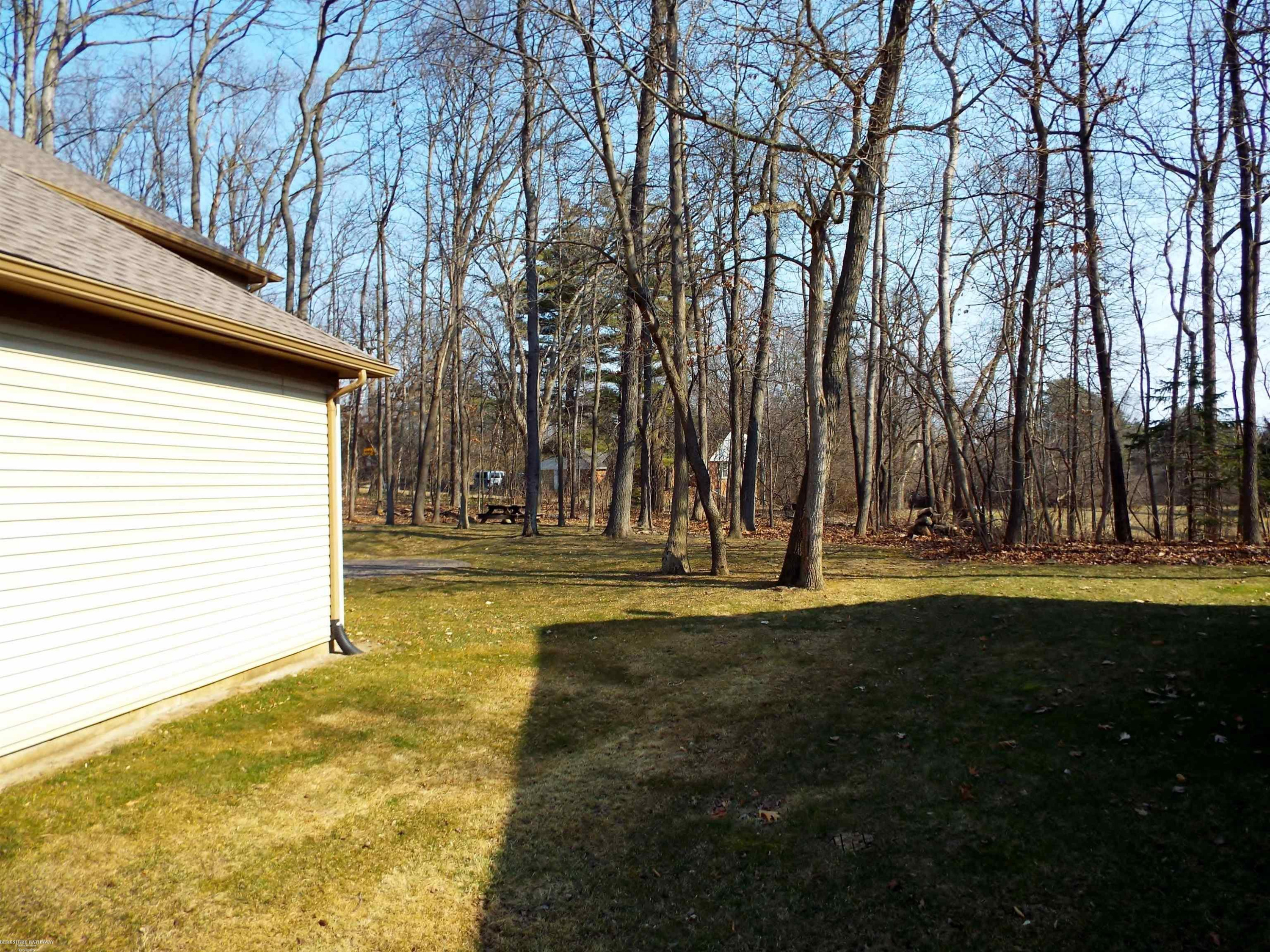 4492 Chloe Court, Waterford, MI 48329 — Photo 9