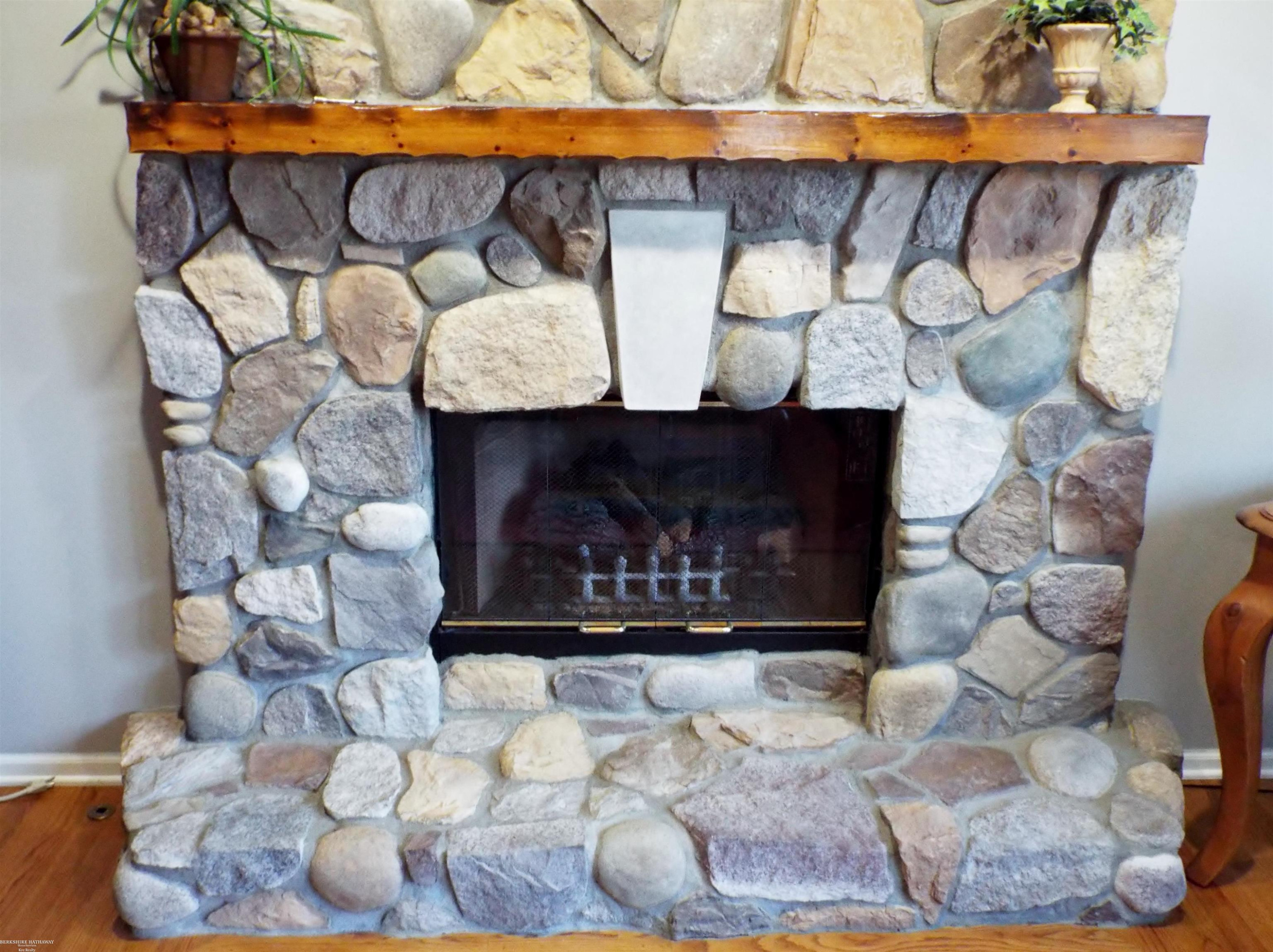 4492 Chloe Court, Waterford, MI 48329 — Photo 15