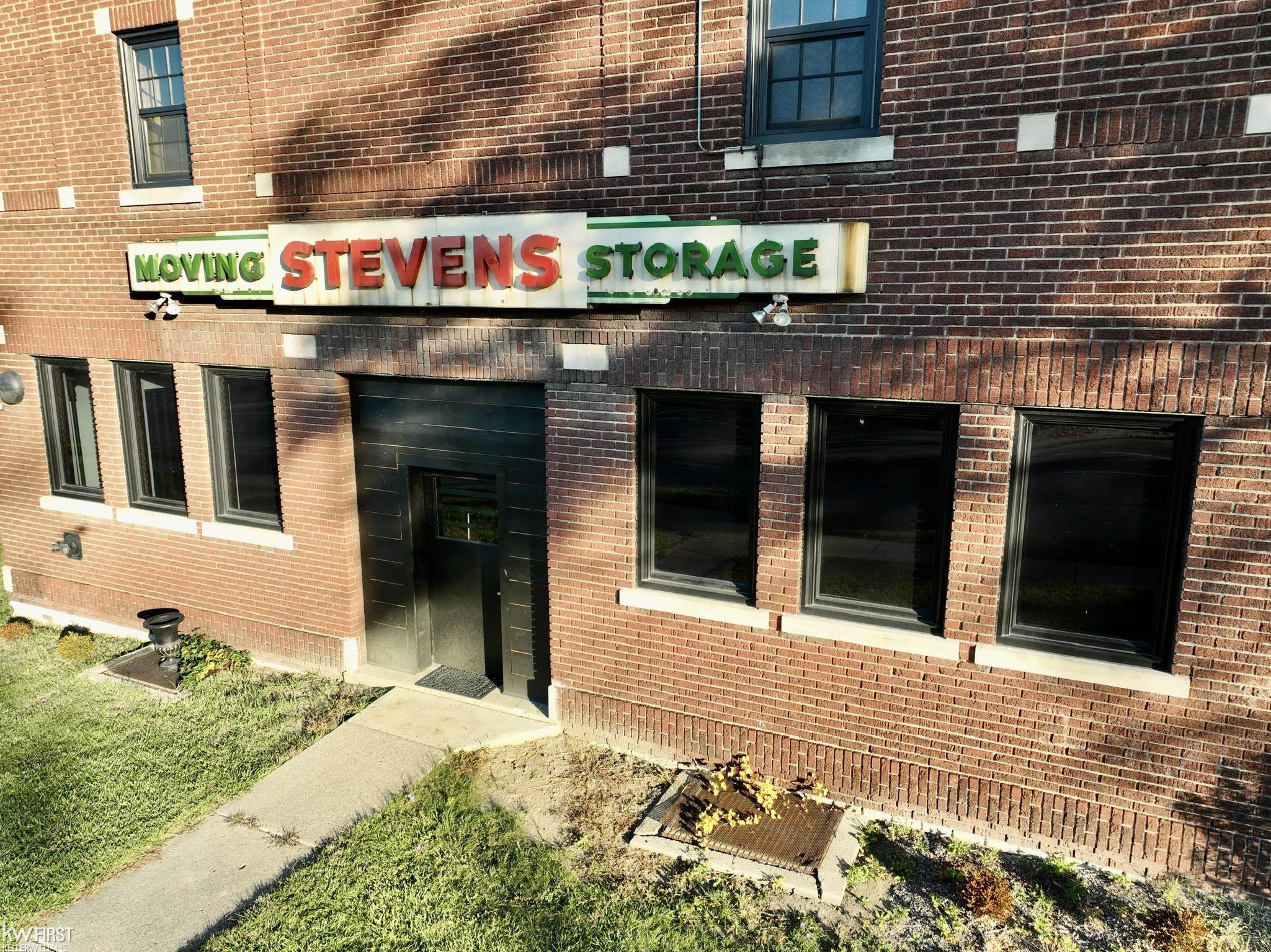 1273 Broadway Boulevard, Flint, MI 48506 — Photo 2