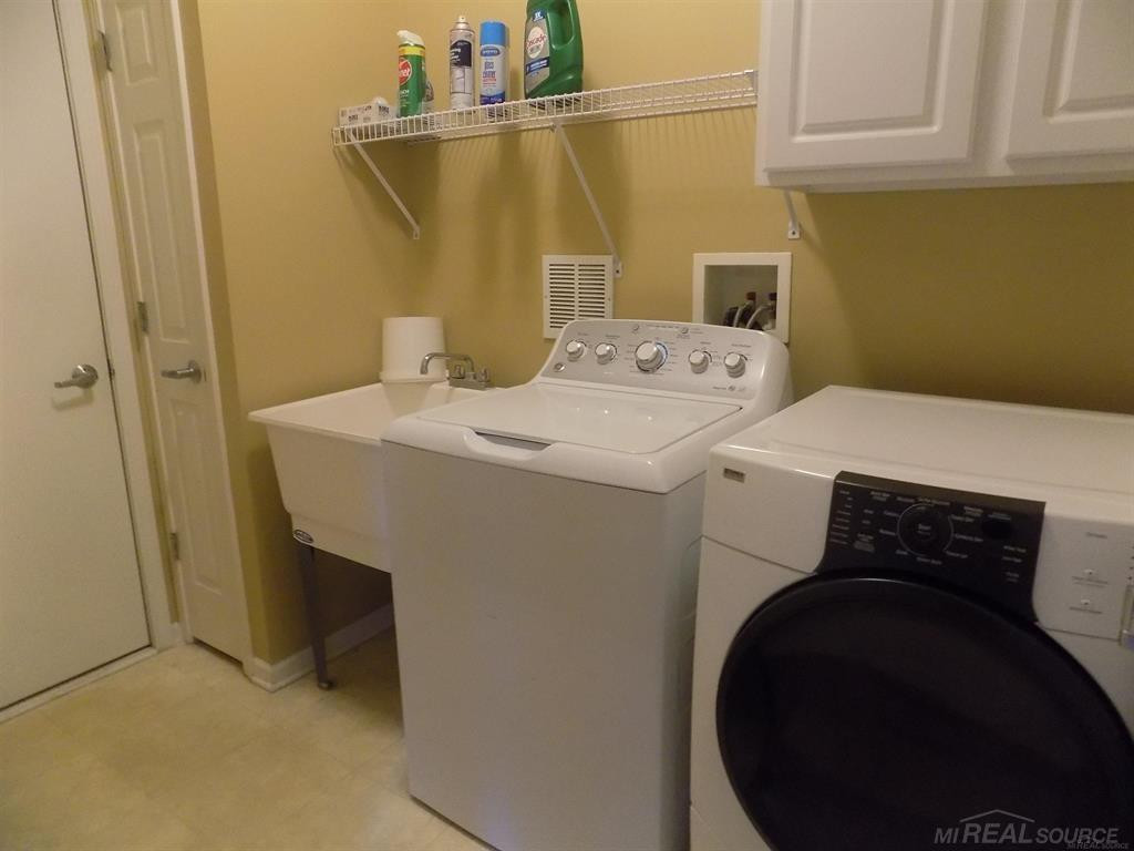 41825 mitchell, Novi, MI 48377 — Photo 3