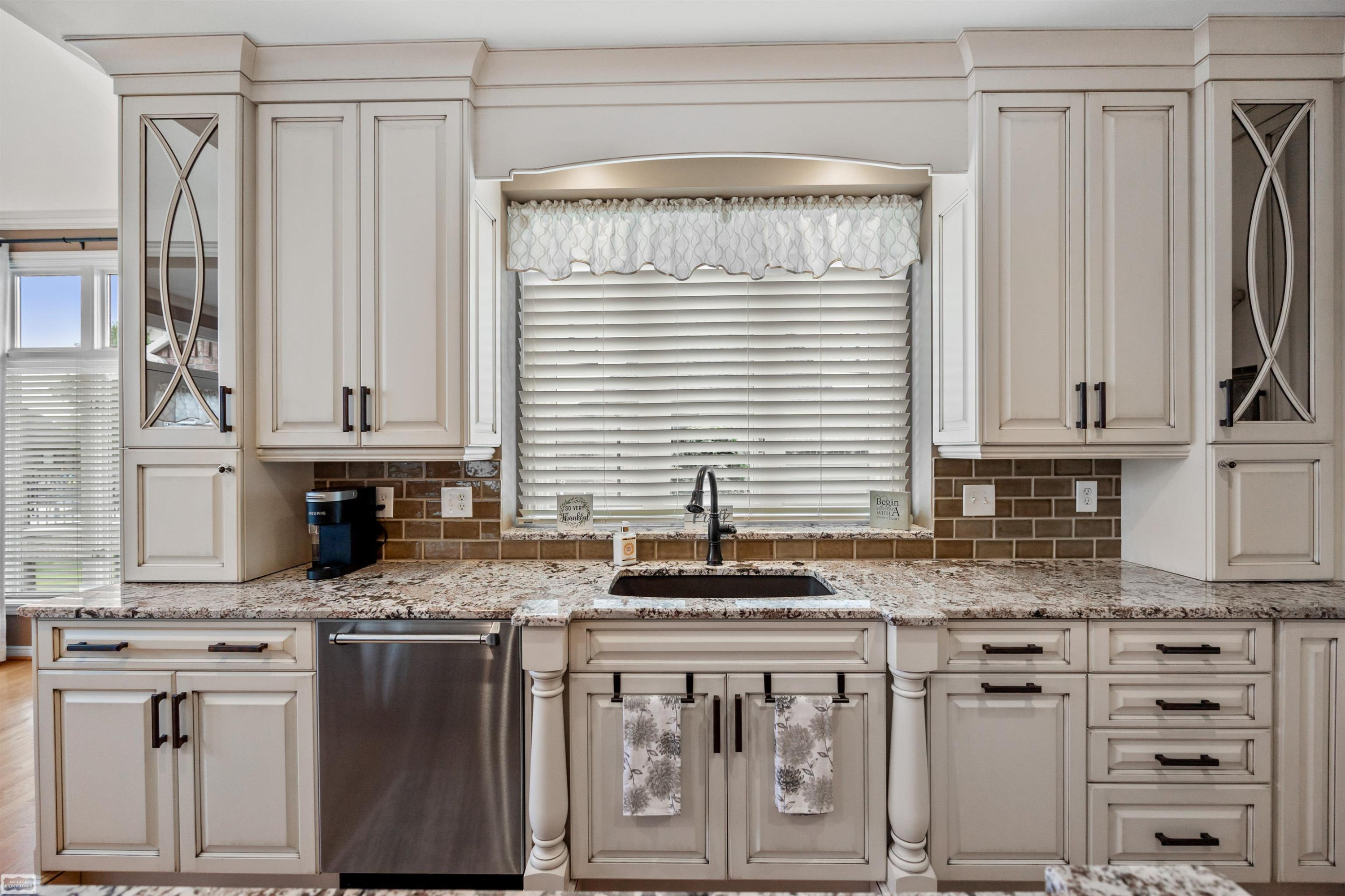 54124 Salem Drive, Shelby Twp, MI 48316 — Photo 20
