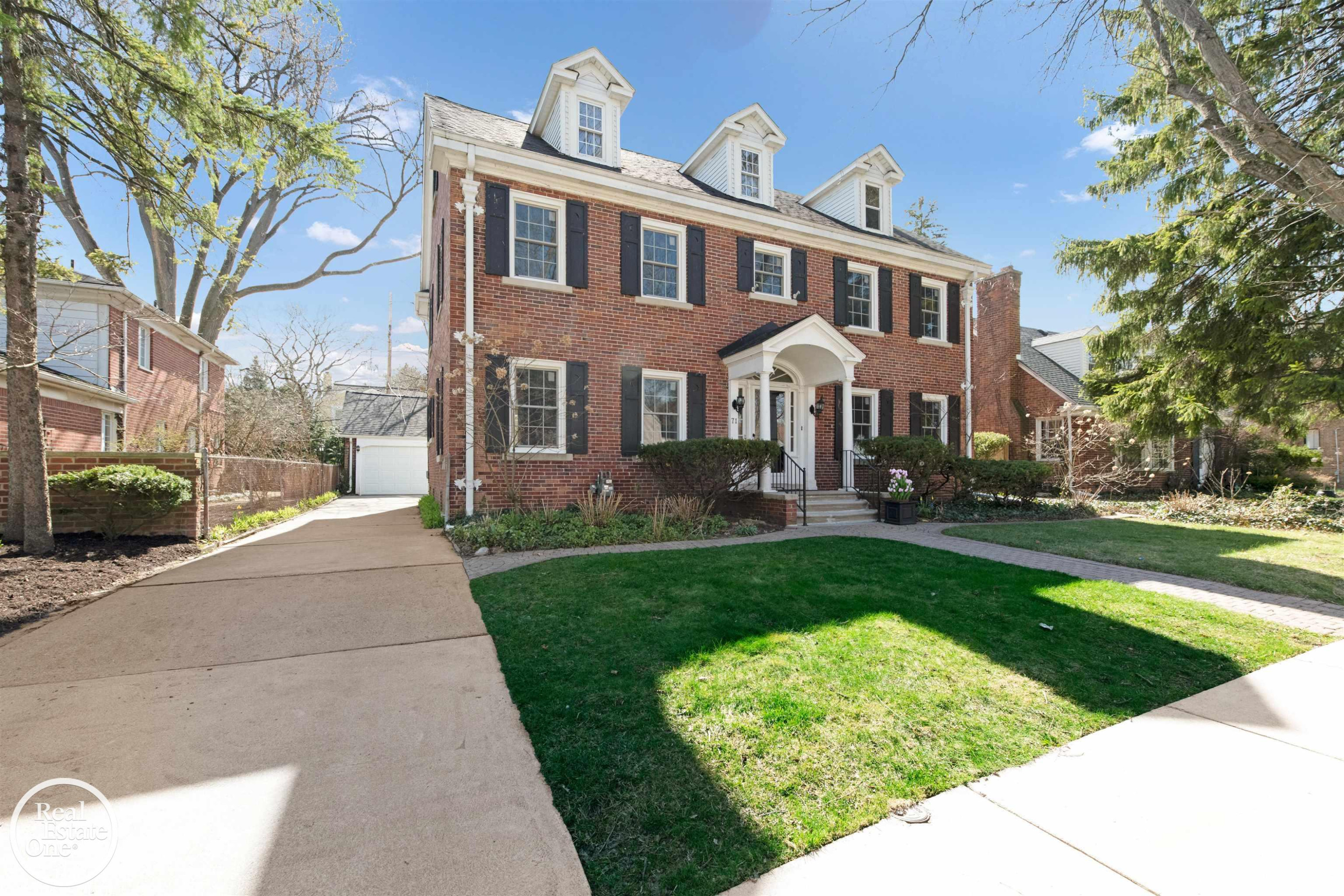 71 Moross Road, Grosse Pointe Farms, MI, 48236