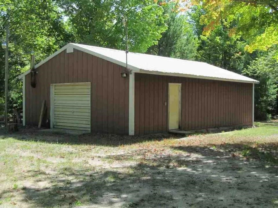 5560 N 3, Mesick, MI 49668 — Photo 14