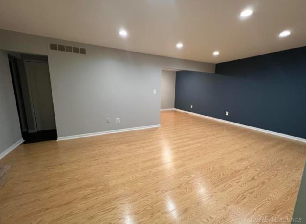8663 Winchester Drive, Sterling Heights, MI 48313 — Photo 4