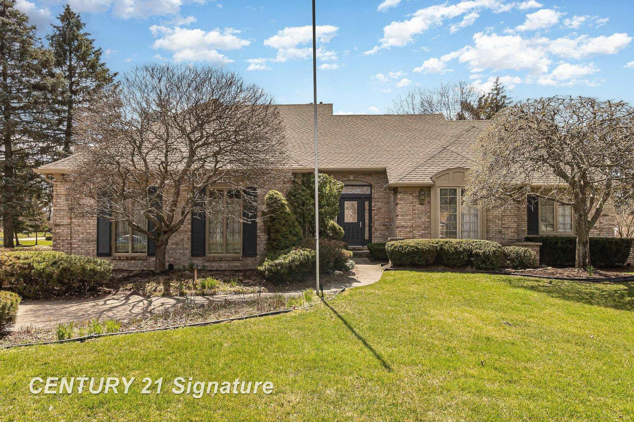 41273 Beacon, Novi, MI 48375 — front exterior