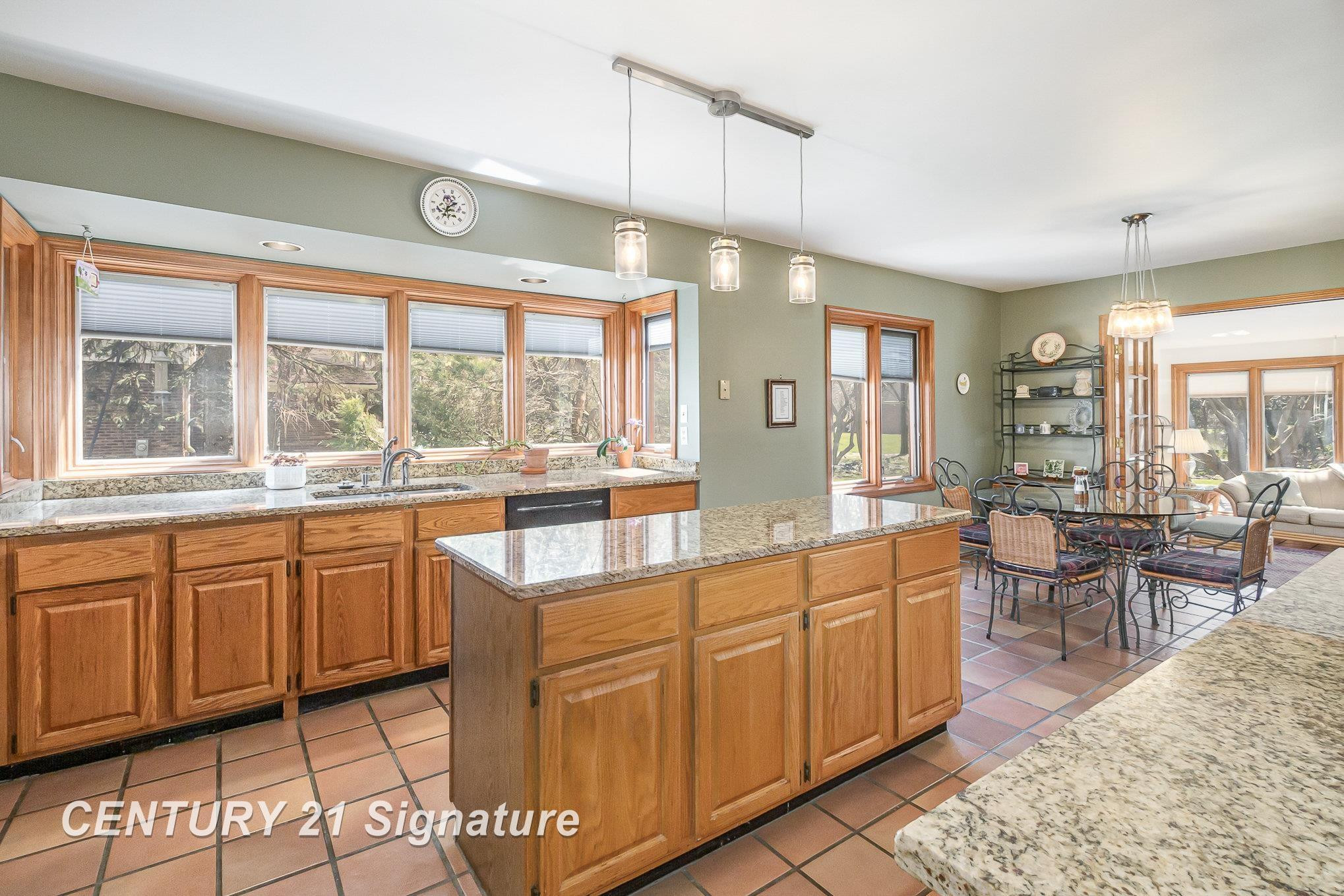 41273 Beacon, Novi, MI 48375 — Photo 15
