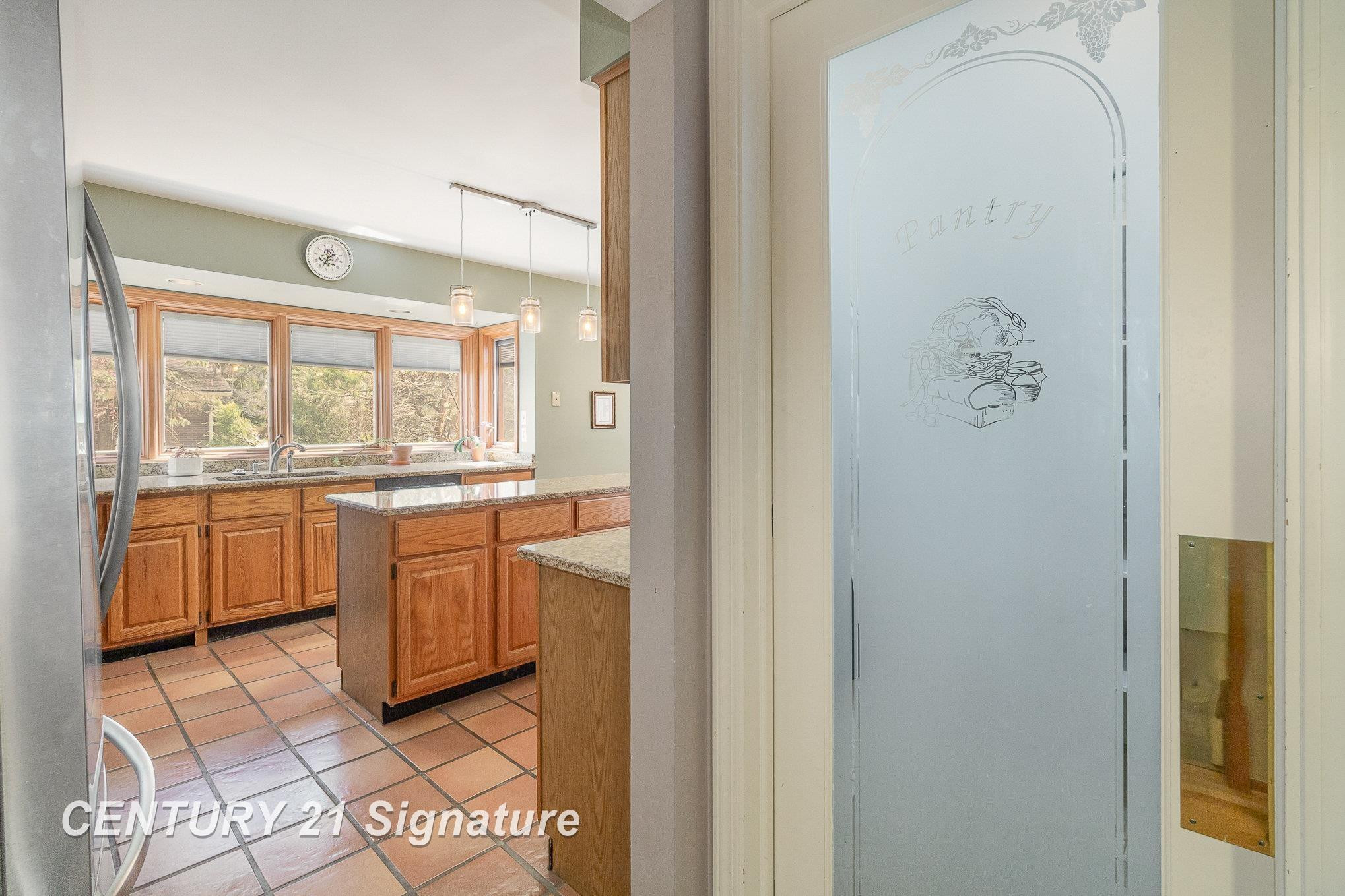 41273 Beacon, Novi, MI 48375 — Photo 18