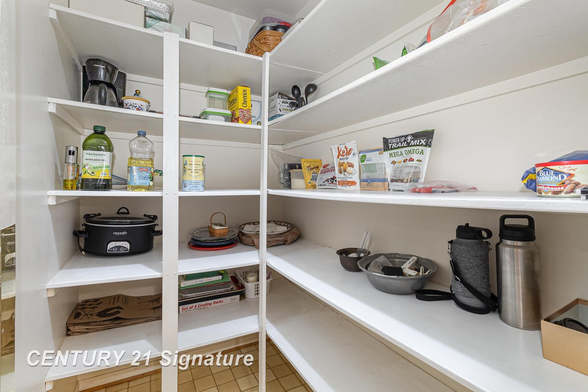 41273 Beacon, Novi, MI 48375 — Photo 19