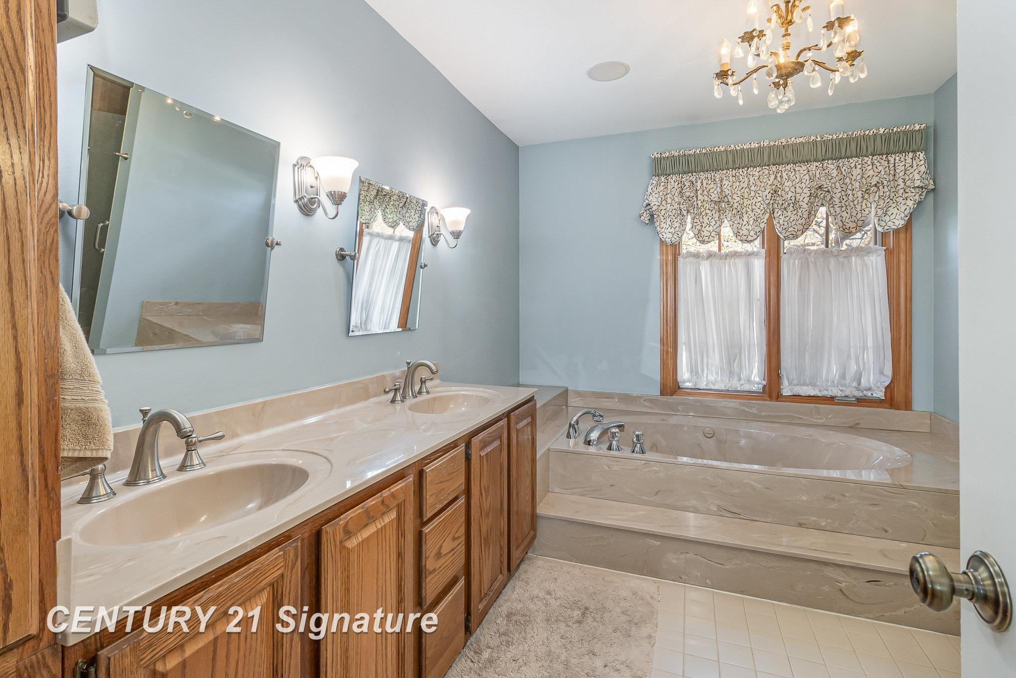 41273 Beacon, Novi, MI 48375 — Photo 27