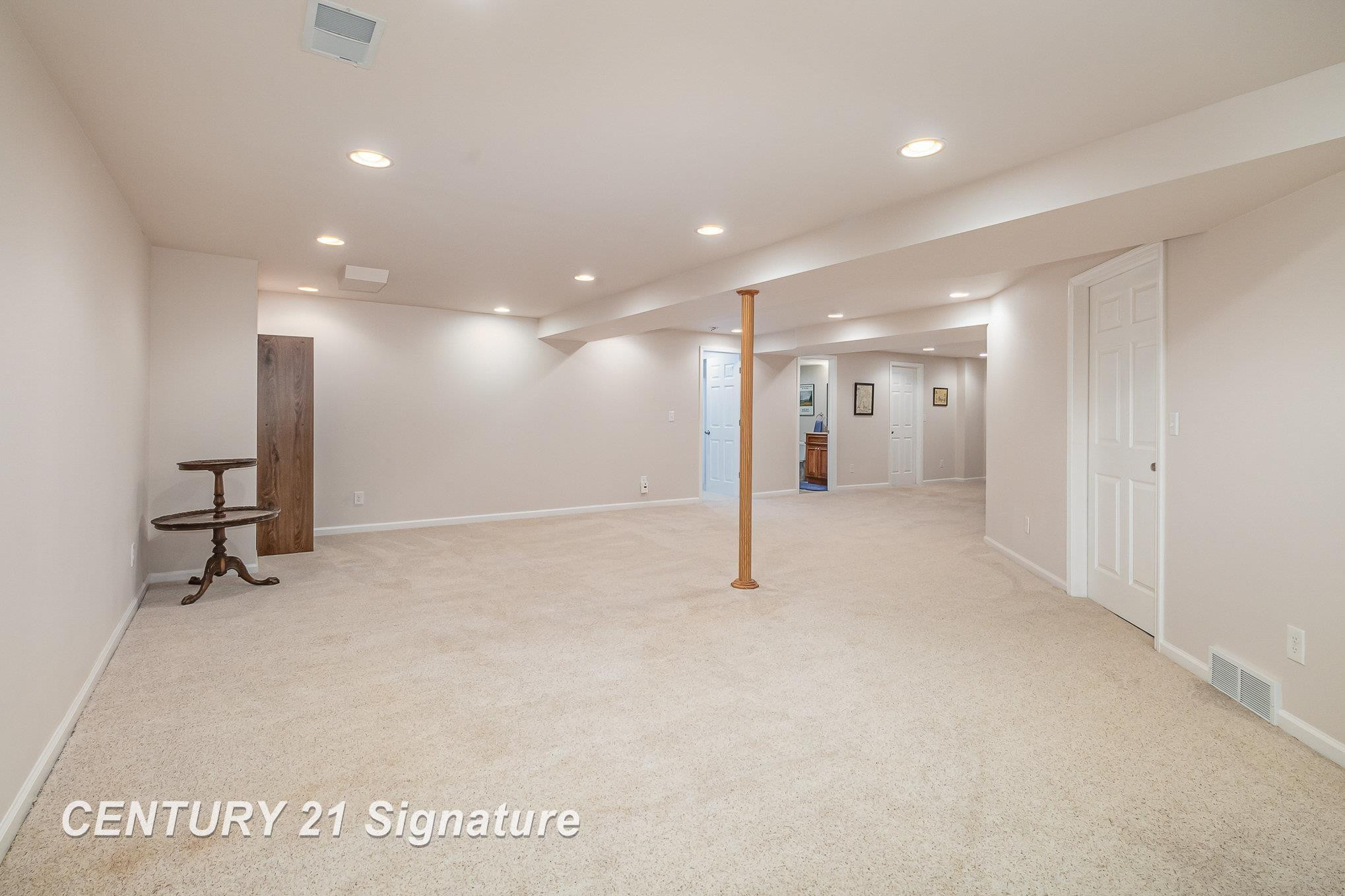 41273 Beacon, Novi, MI 48375 — Photo 33