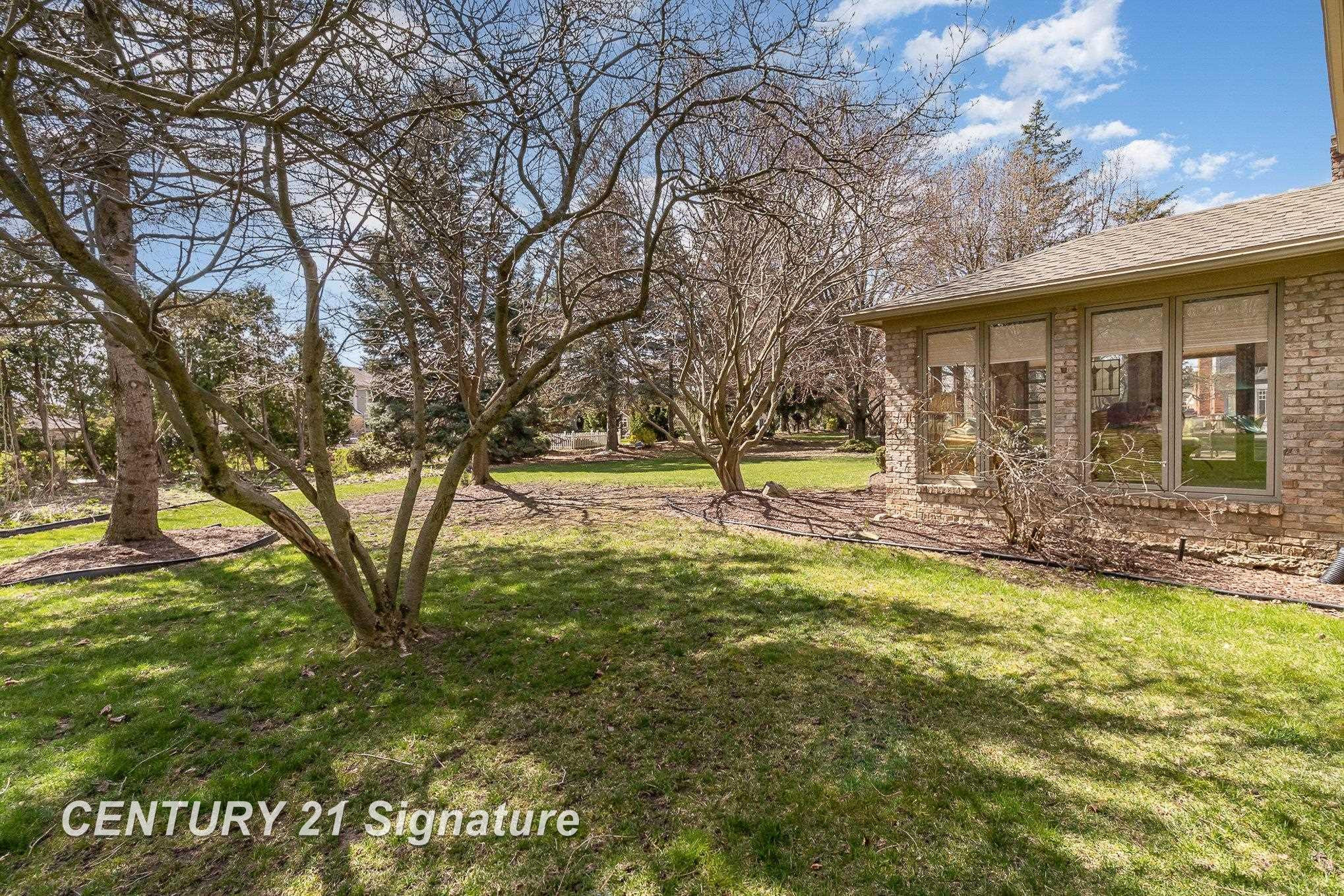 41273 Beacon, Novi, MI 48375 — Photo 46