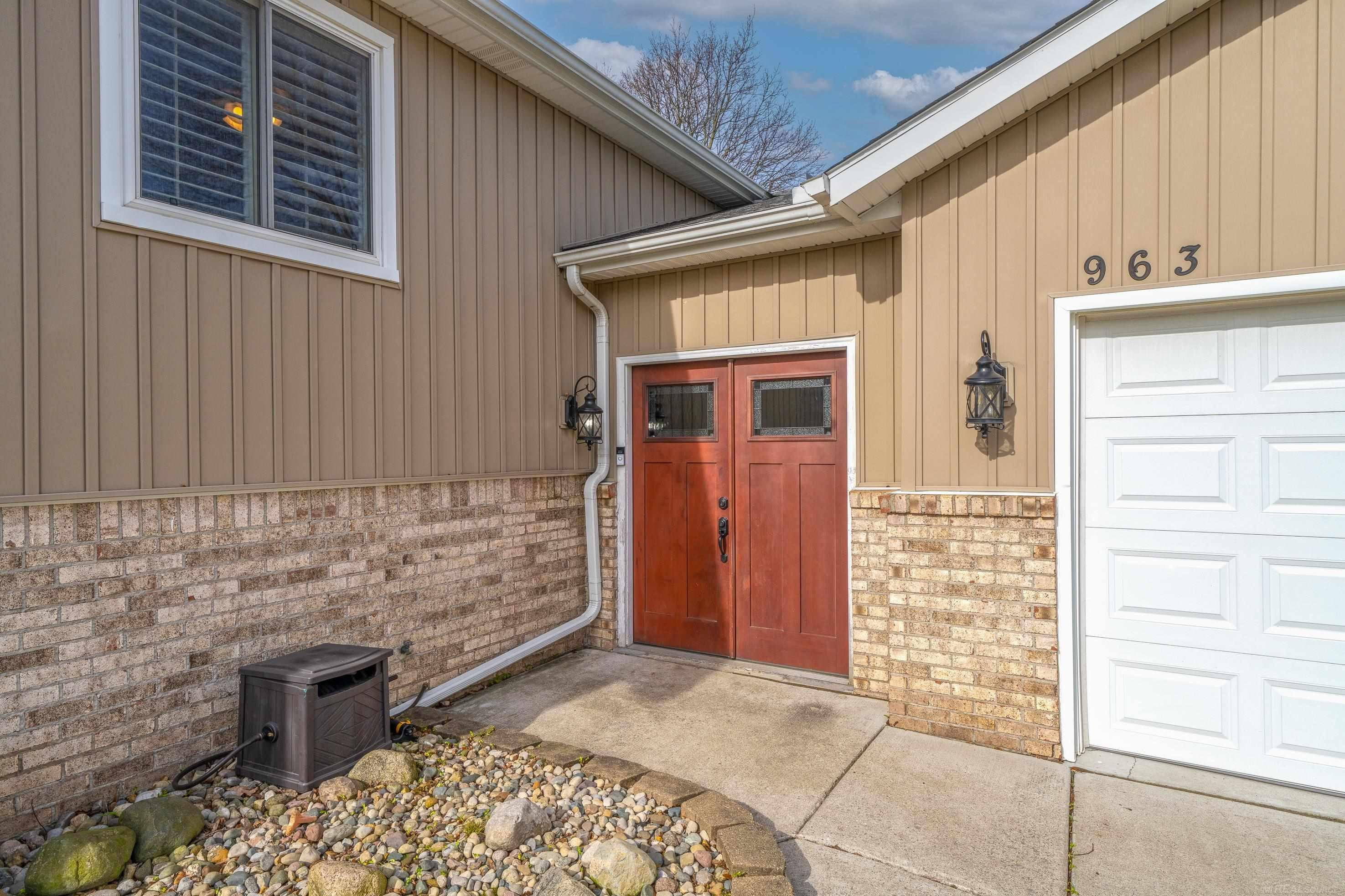 963 Dahlia Lane, Rochester Hills, MI 48307 — Photo 3