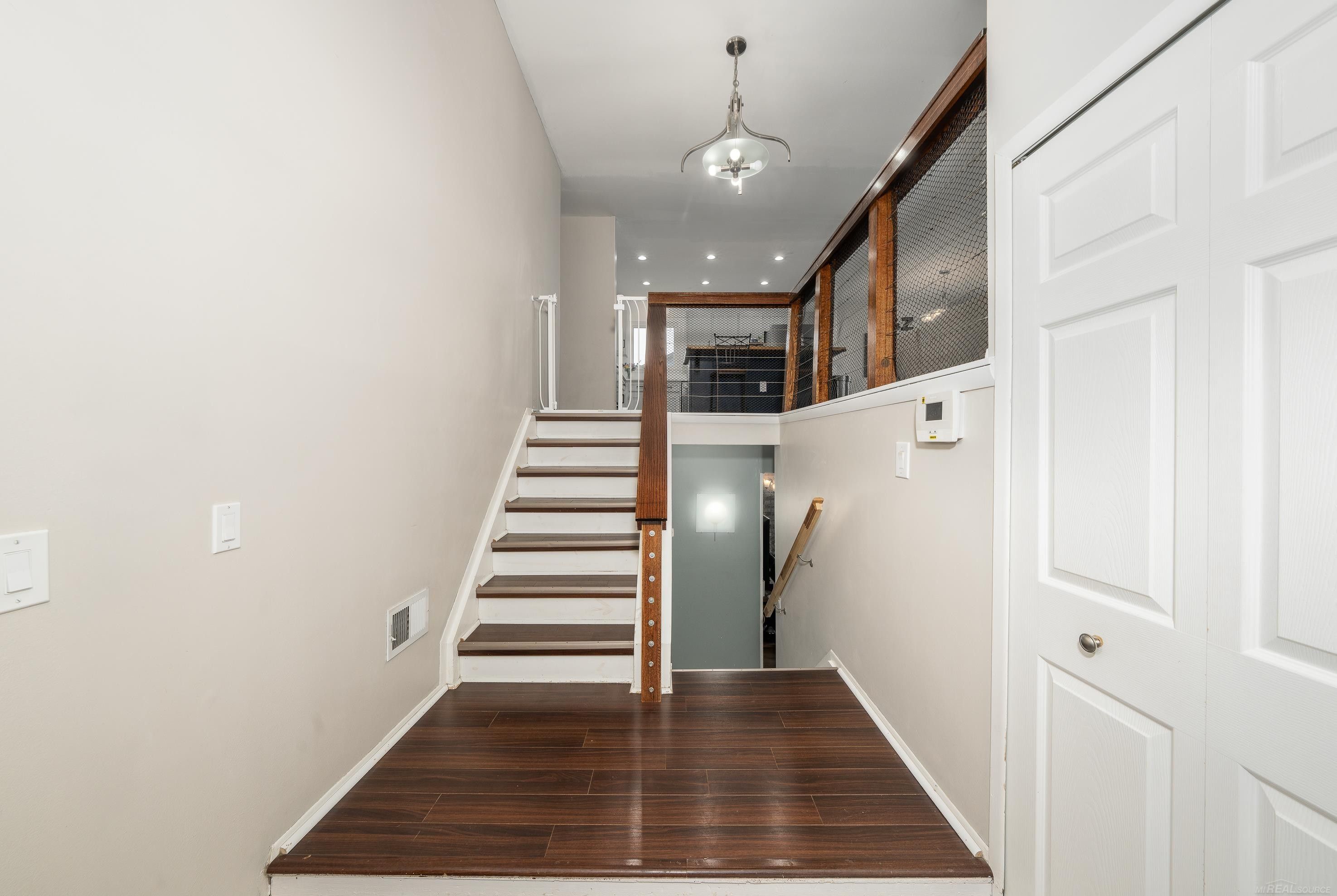 963 Dahlia Lane, Rochester Hills, MI 48307 — Photo 6