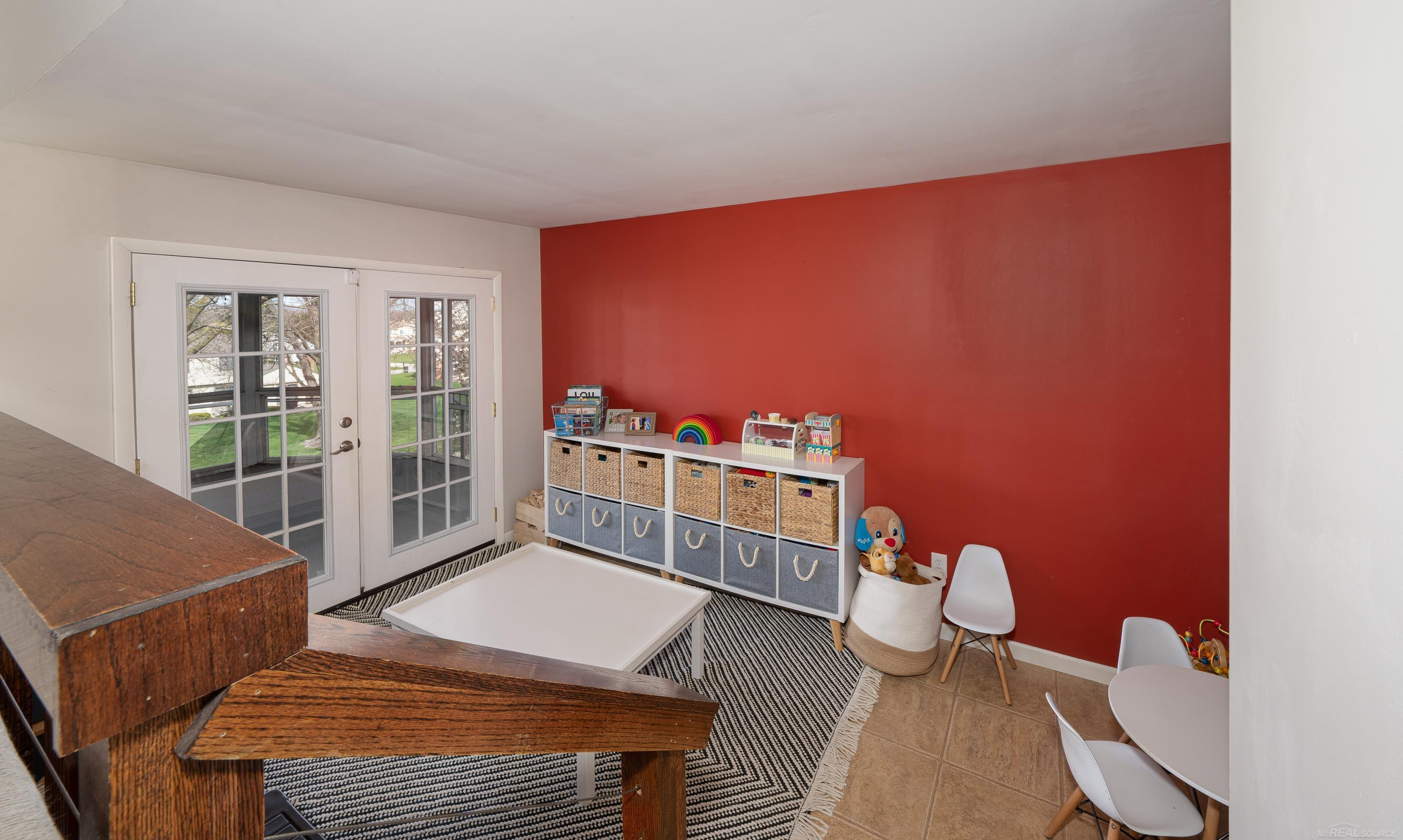963 Dahlia Lane, Rochester Hills, MI 48307 — Photo 16