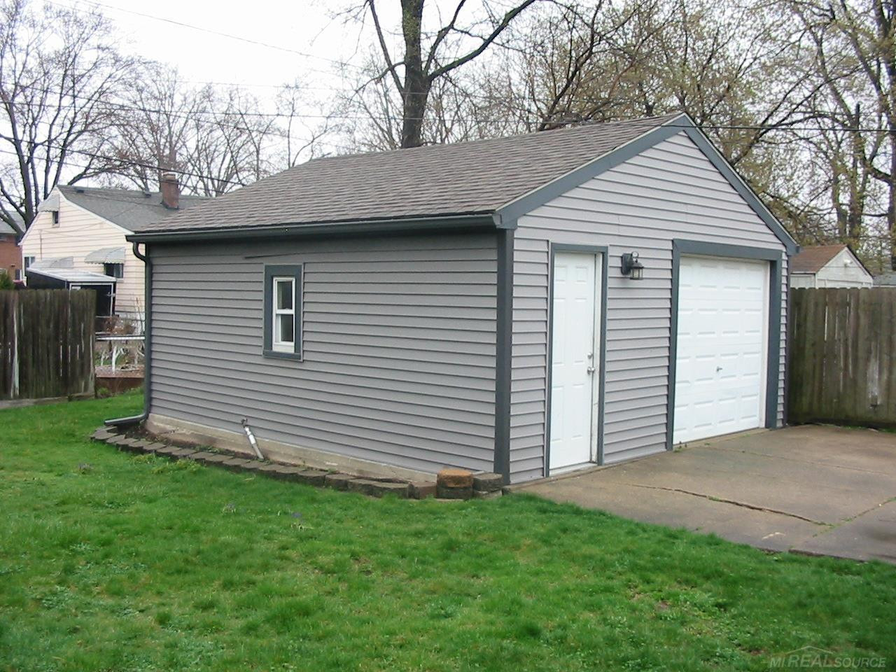 930 sprague, Madison Heights, MI 48071 — Photo 3