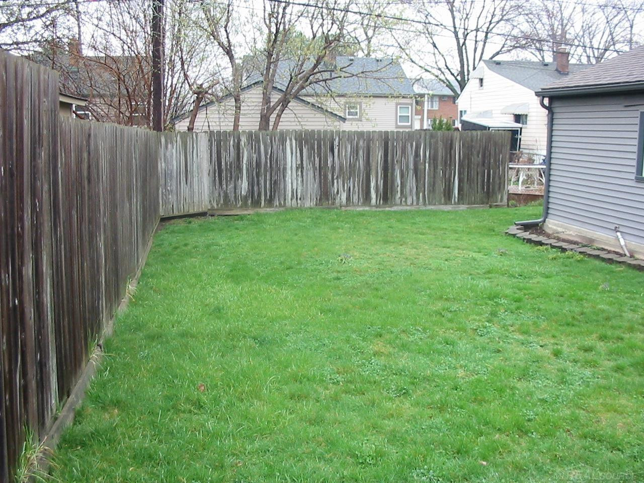 930 sprague, Madison Heights, MI 48071 — Photo 4