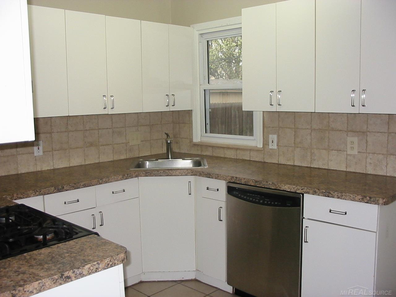 930 sprague, Madison Heights, MI 48071 — Photo 5