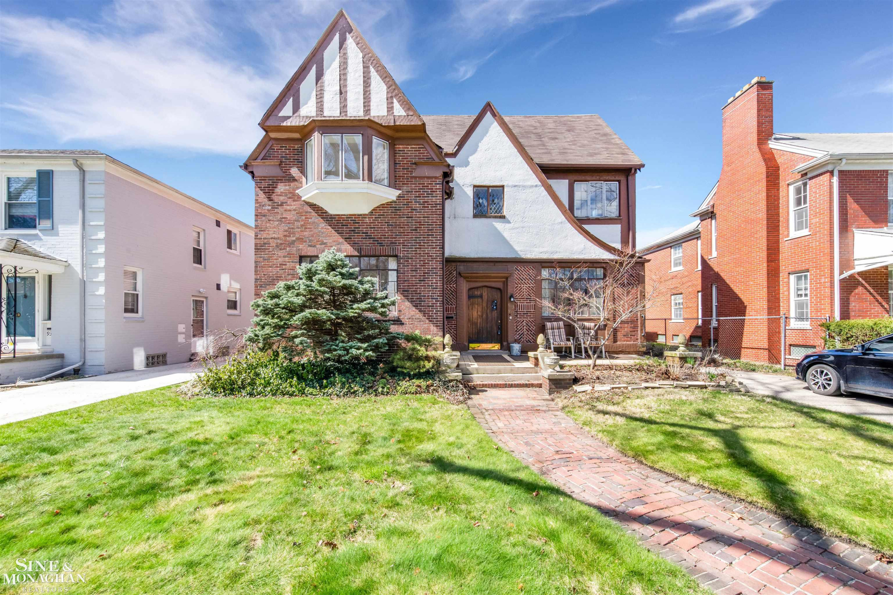 945 Harcourt Road, Grosse Pointe Park, MI 48230 — front exterior