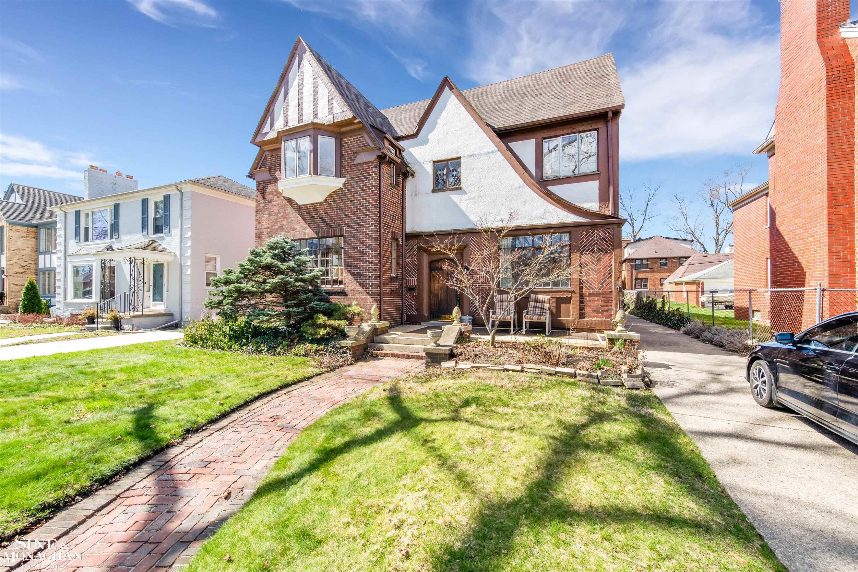 945 Harcourt Road, Grosse Pointe Park, MI 48230 — Photo 2