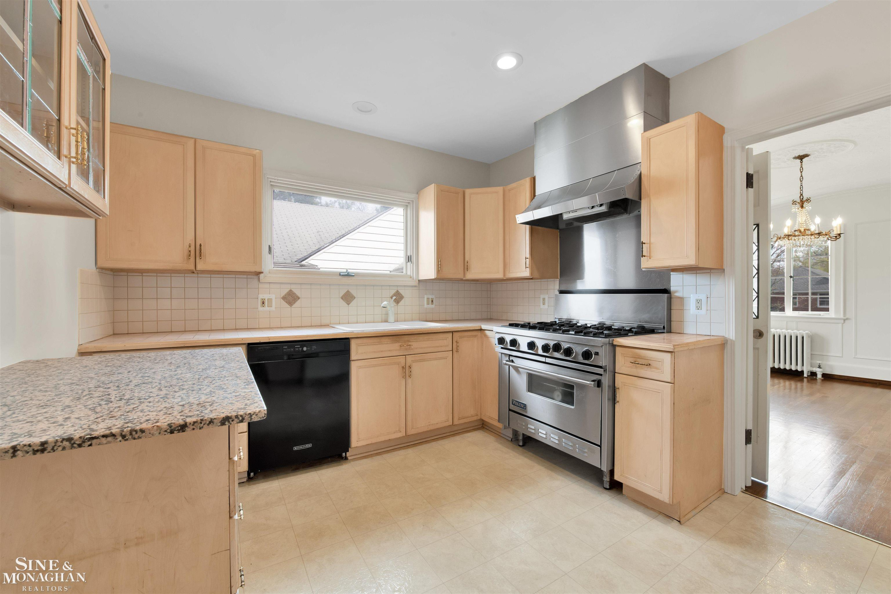 945 Harcourt Road, Grosse Pointe Park, MI 48230 — Photo 7
