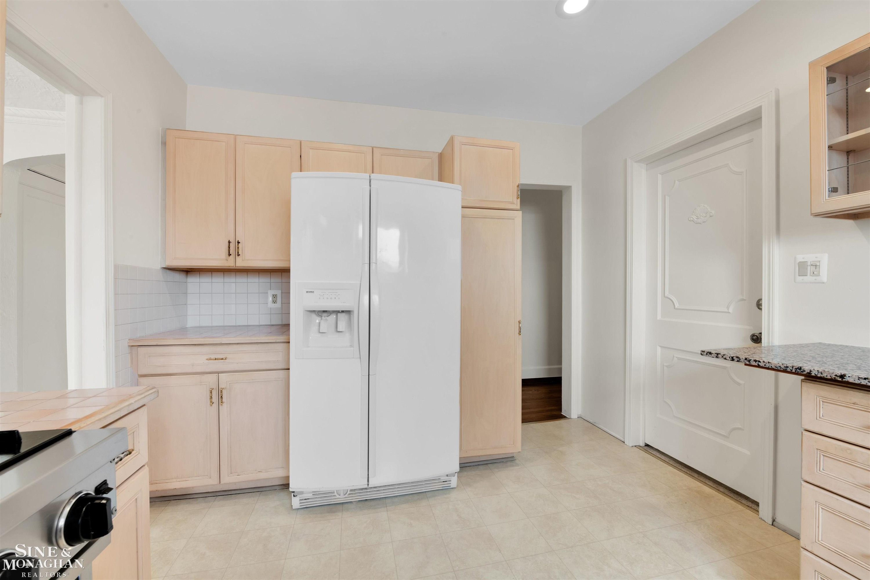 945 Harcourt Road, Grosse Pointe Park, MI 48230 — Photo 9