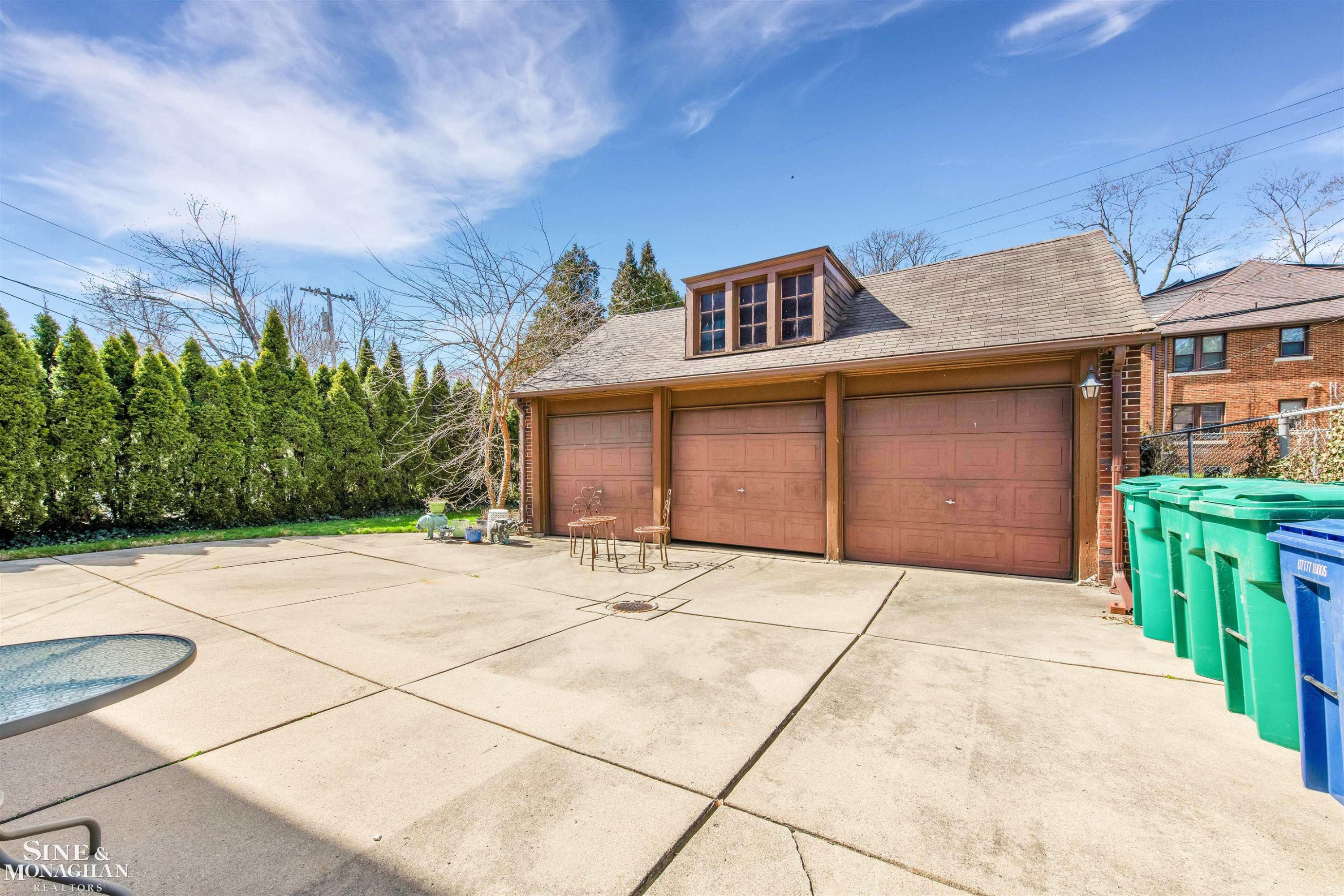 945 Harcourt Road, Grosse Pointe Park, MI 48230 — Photo 28