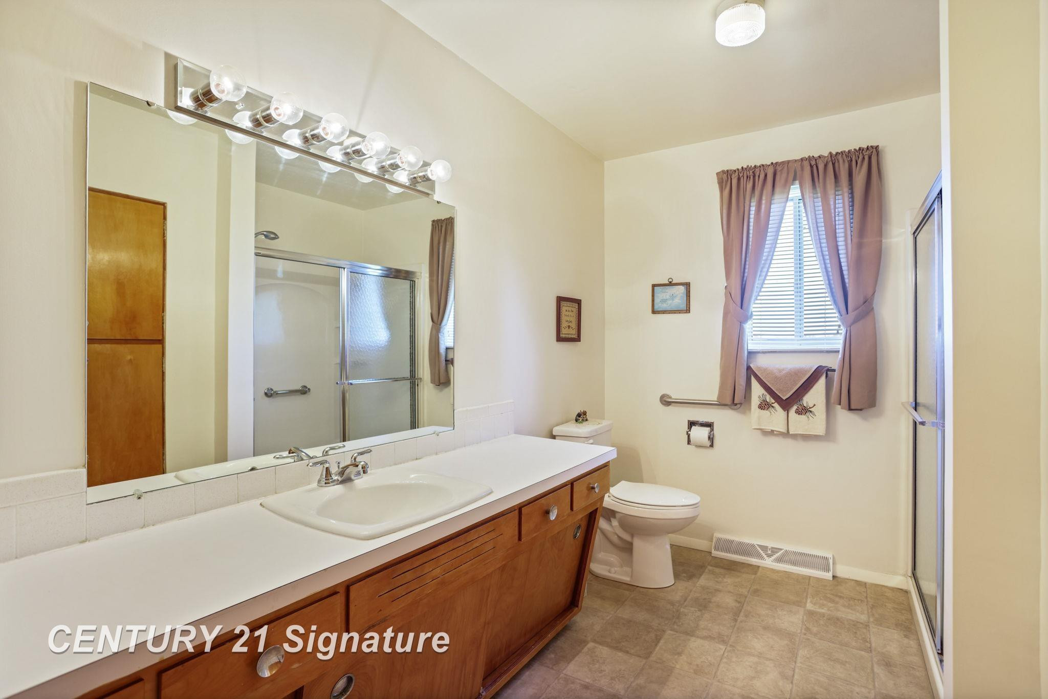 6258 N Center Road, Saginaw, MI 48604 — Photo 23
