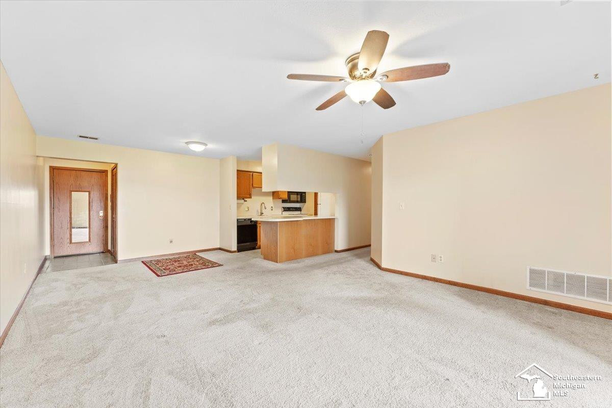 1575 Harbour Boulevard, 170, Trenton, MI 48183 — Photo 3