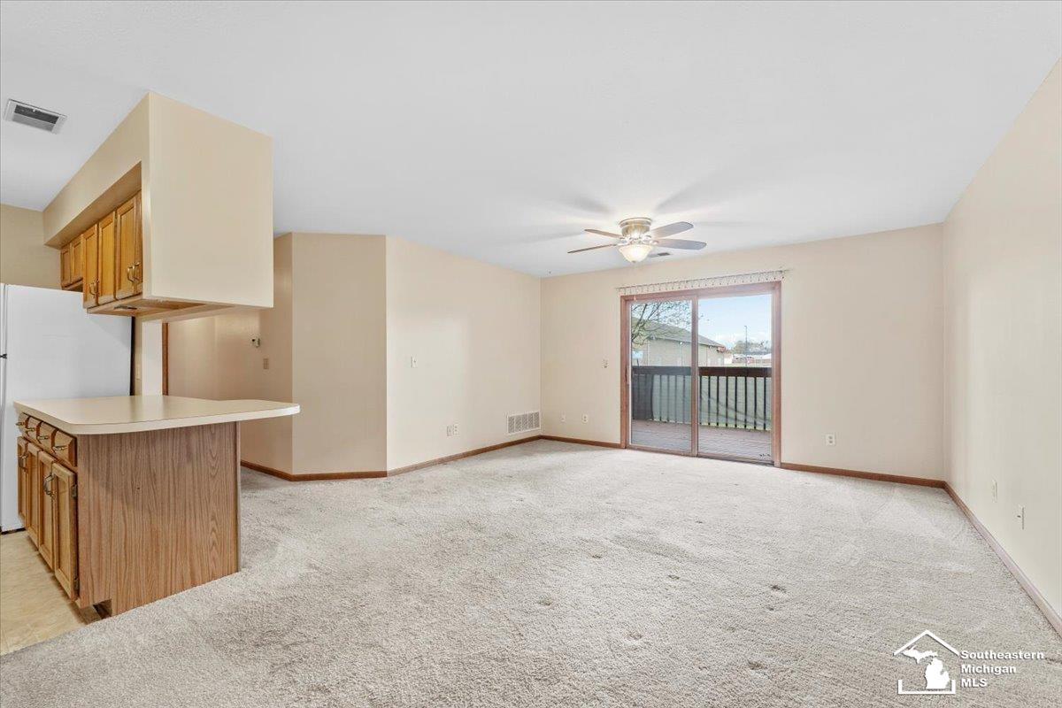 1575 Harbour Boulevard, 170, Trenton, MI 48183 — Photo 4